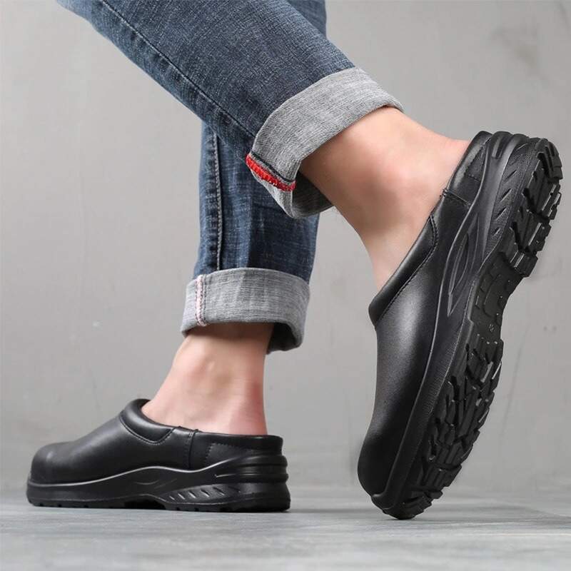 Summer style: Men's safety shoes with rubber soles, providing protection against falls, anti-slip, water-resistant, oil-resistant, and lightweight.