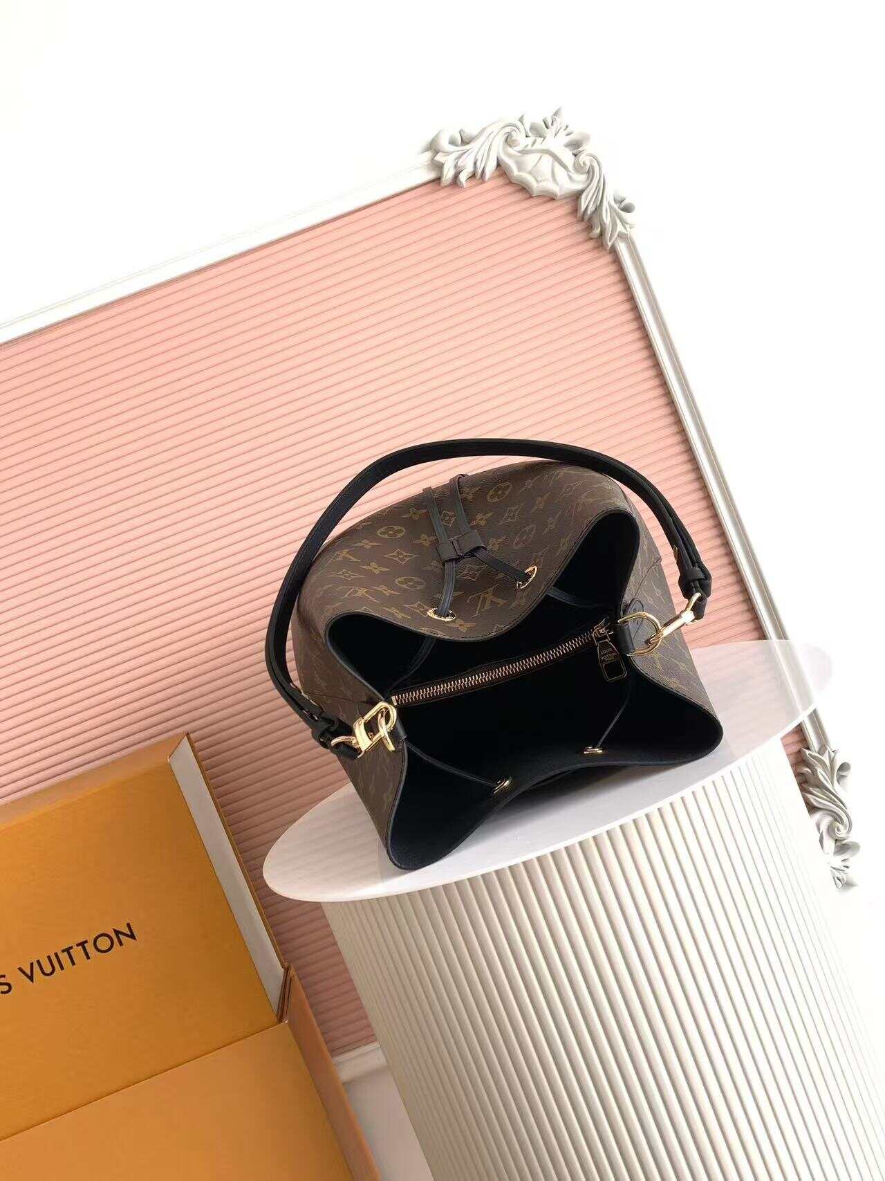 BK 2026 DRAWSTRING BUCKET BAG BROWN