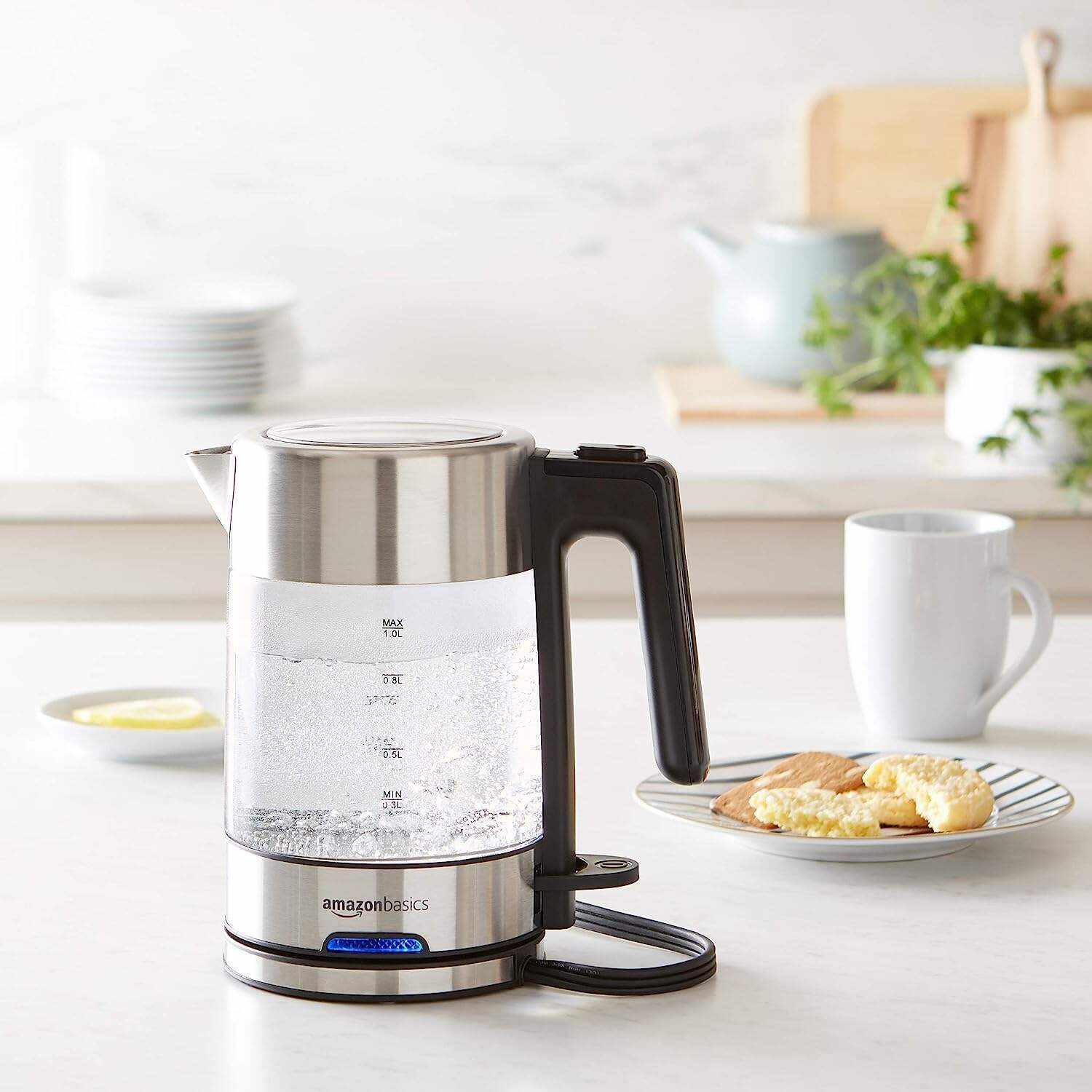 Amazon Basics Electric Glass and Steel Hot Tea Water Kettle, 1.7-Liter, Black and Sliver