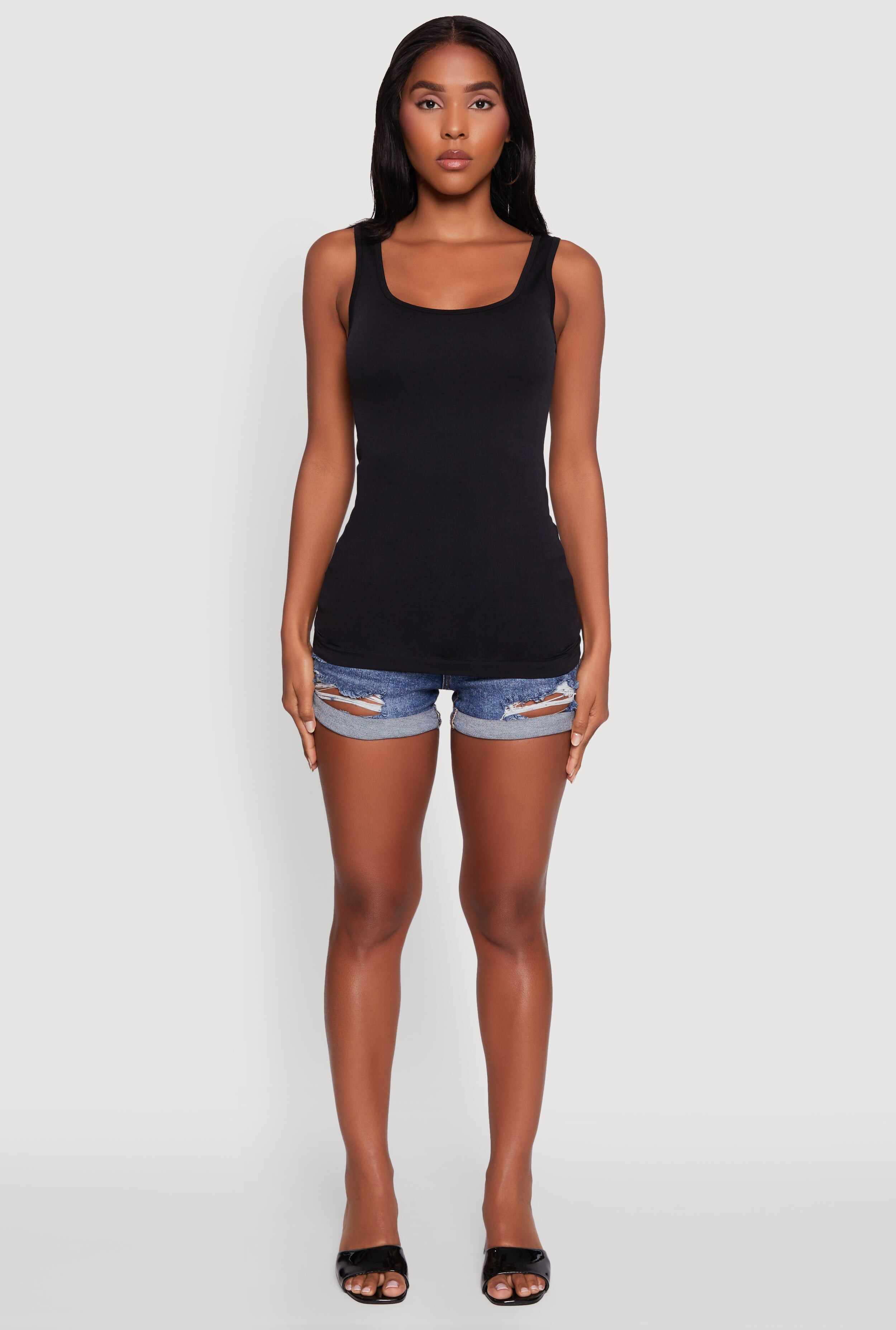 Seamless Classic Fit Scoop Neck Tank Top