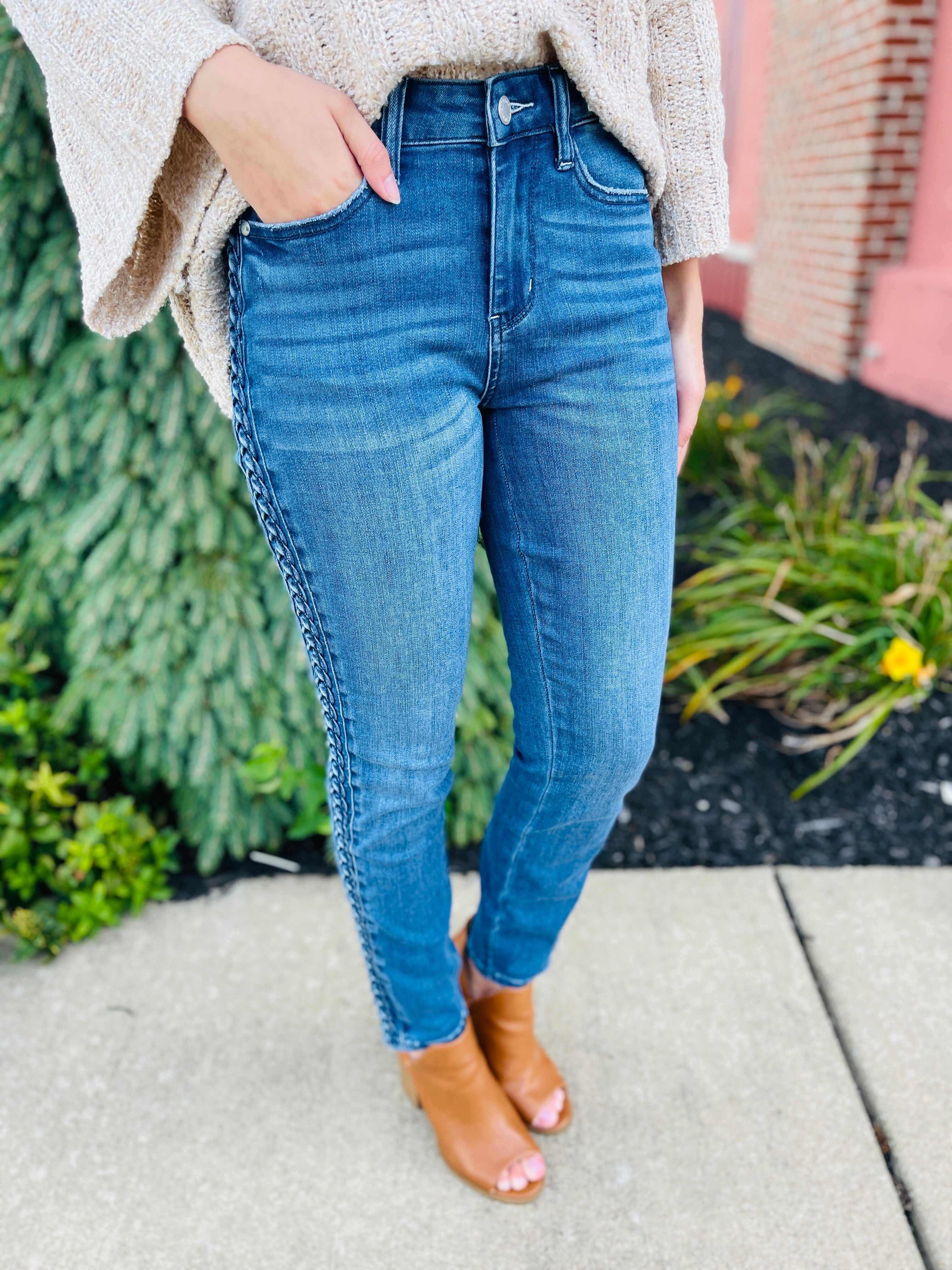 Plus/Reg Mid Rise Braided Beauty Relaxed Fit Jeans