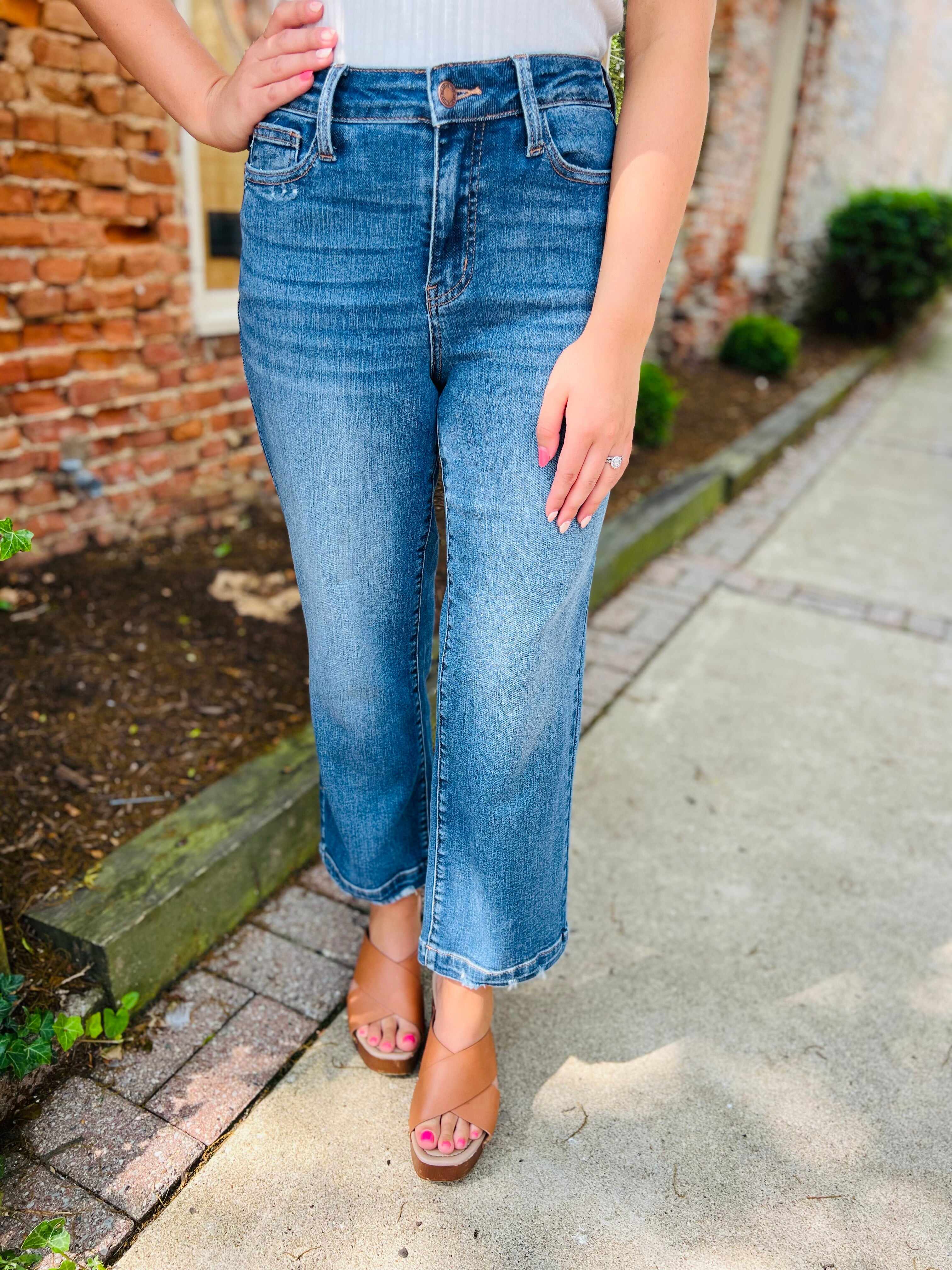 REG/CURVY Wide Eyed Cropped Wide Leg Jeans