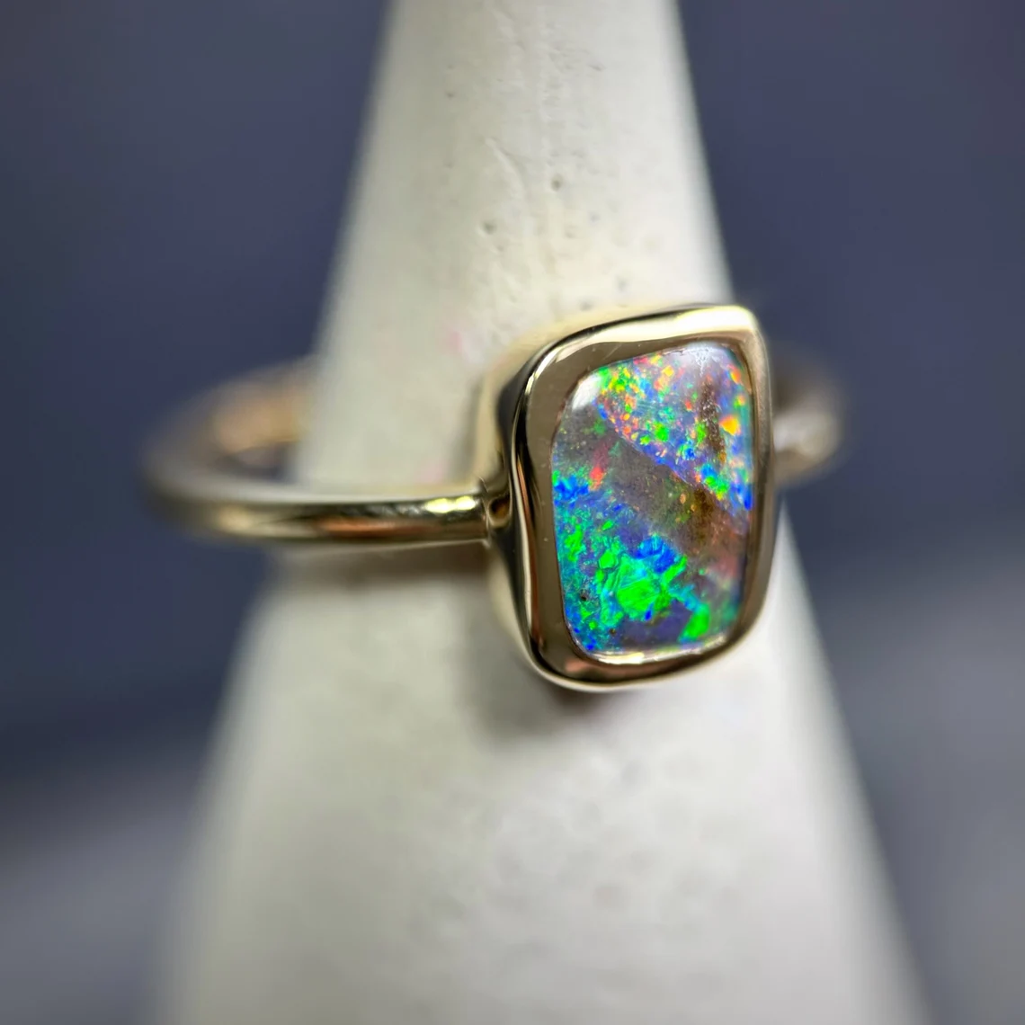 18ct Gold Boulder Opal Ring - US 7 1/2
