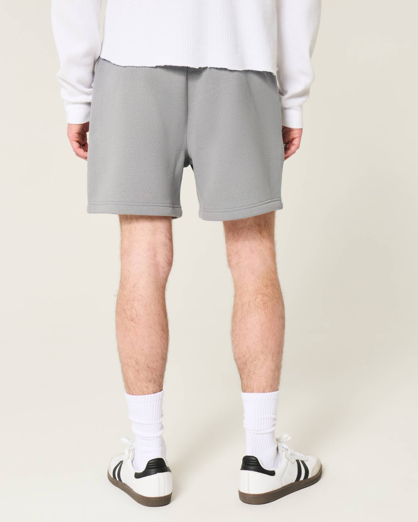 Mid-Thigh Camo Loose Fleece Shorts