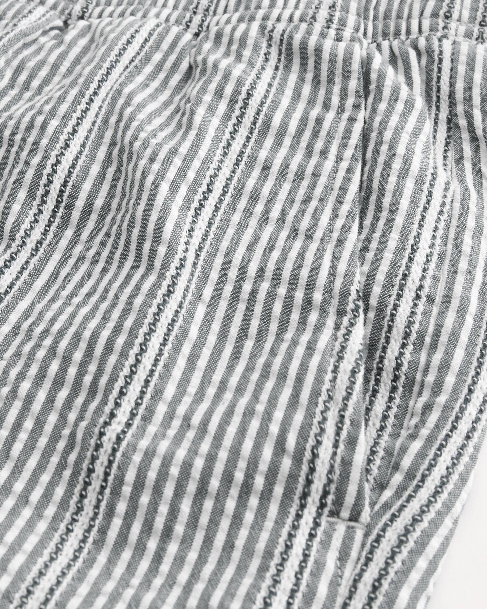 Mid-Thigh Linen-Blend Pull-On Shorts