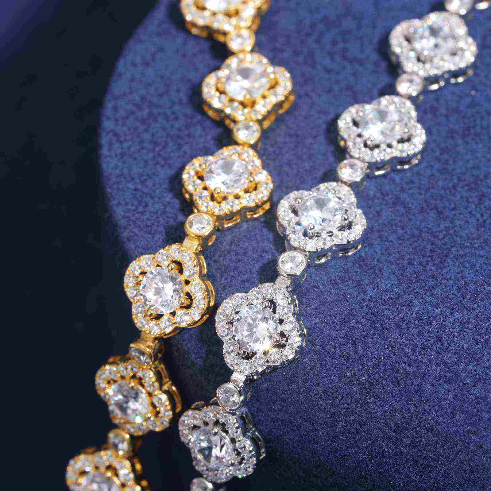 TestTest 10mm S925 Moissanite Halo Four-leaf Clover Tennis Bracelet