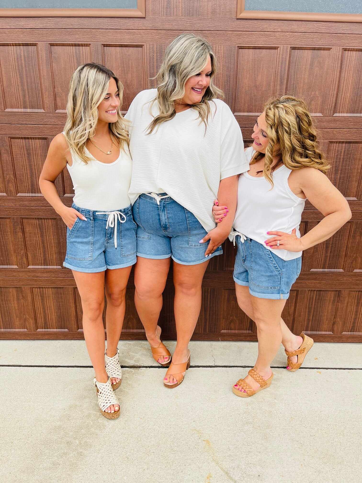 REG/CURVY Triple Threat Elastic Waist Band Denim Shorts