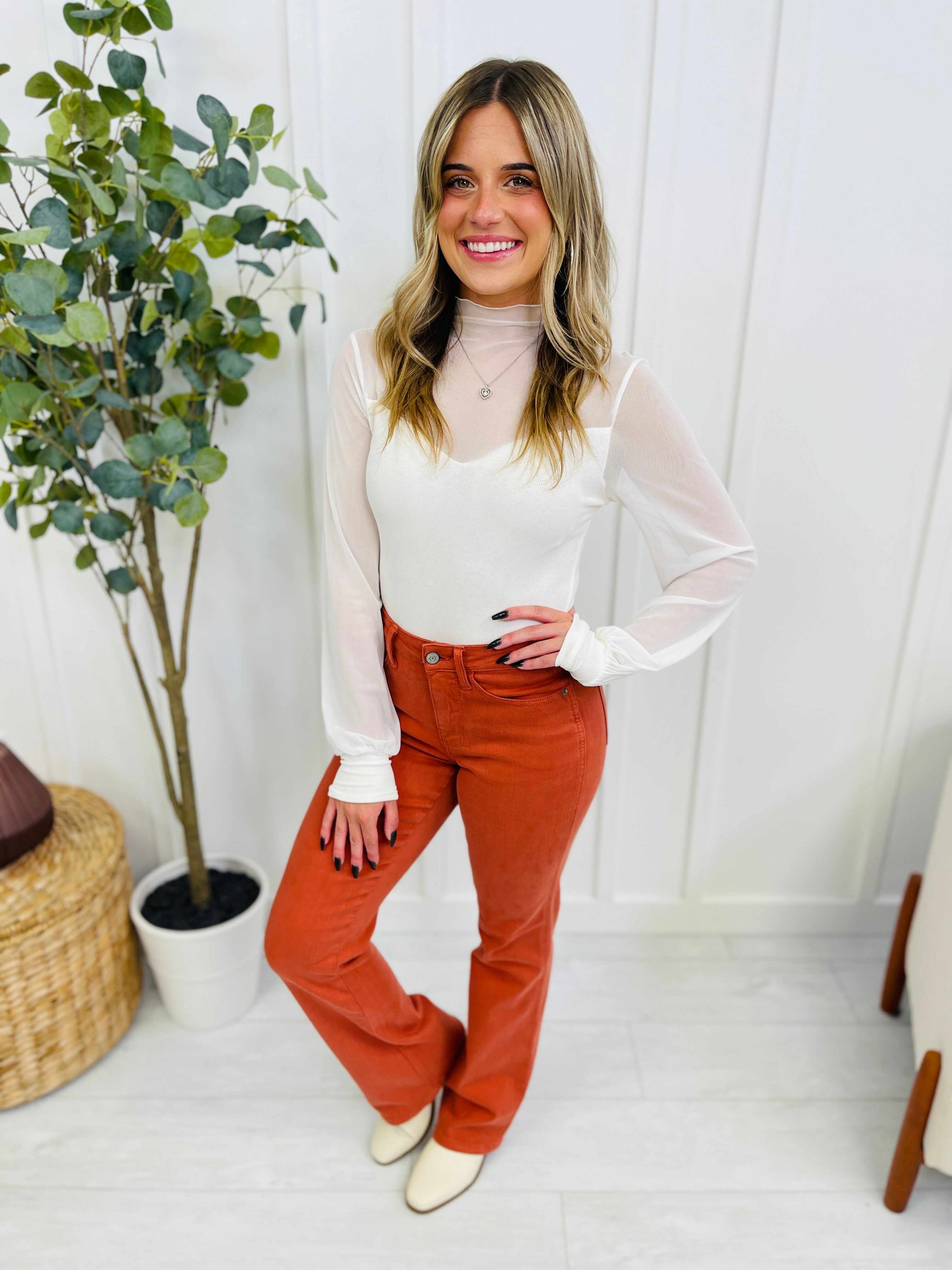 REG/CURVY Fall in Love Slim Bootcut Jeans
