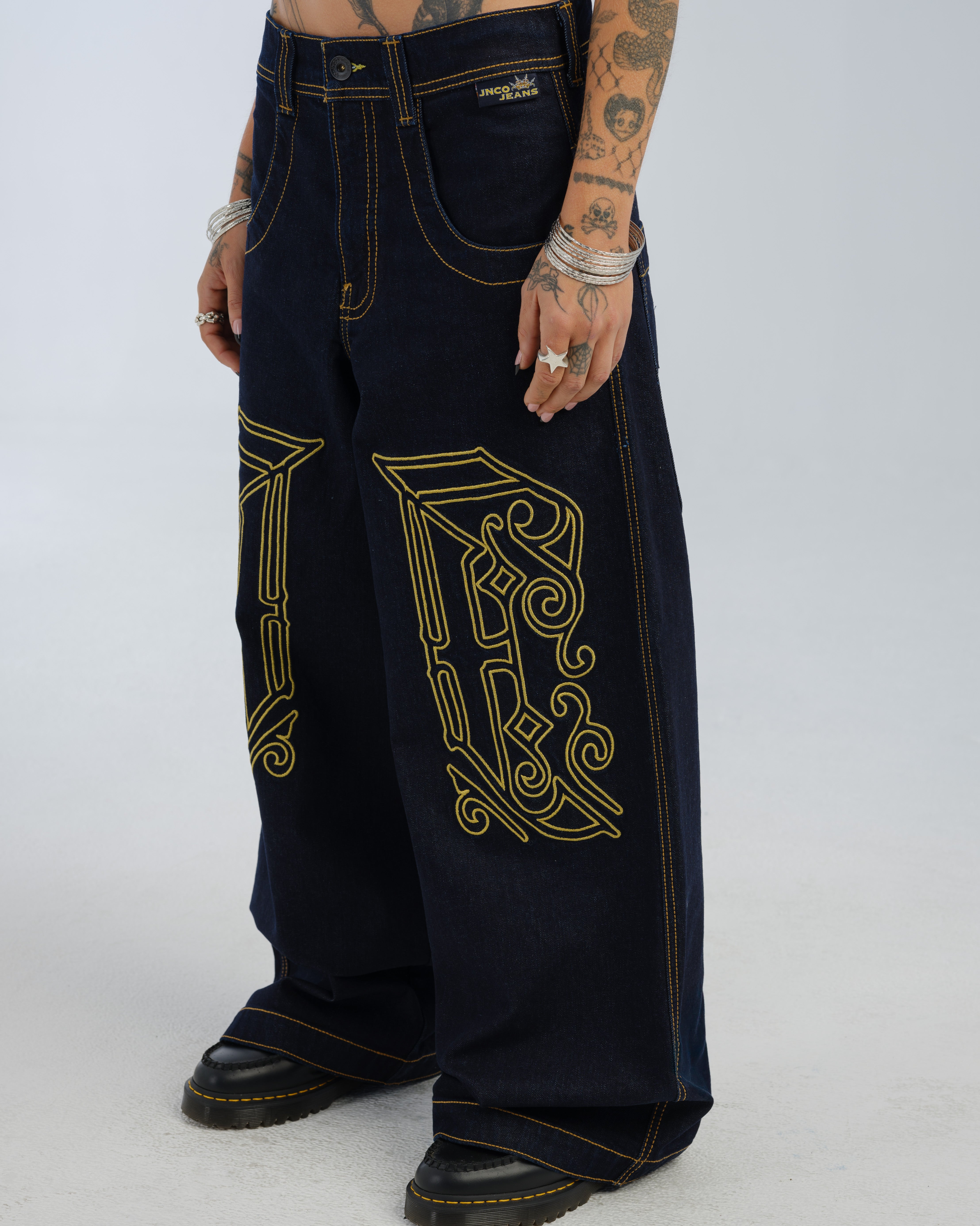 W1101 Royal Twin. 26