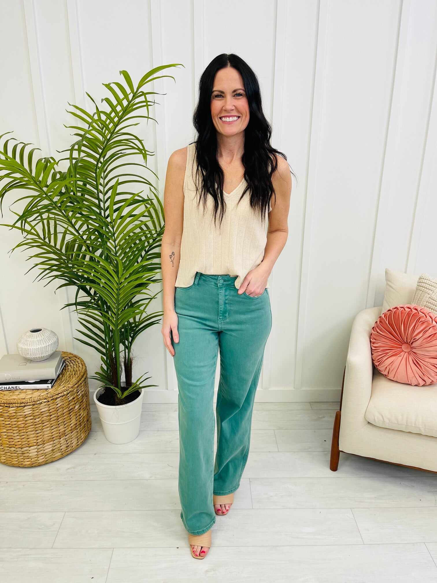 Reg/Curvy Make Waves Straight Jeans