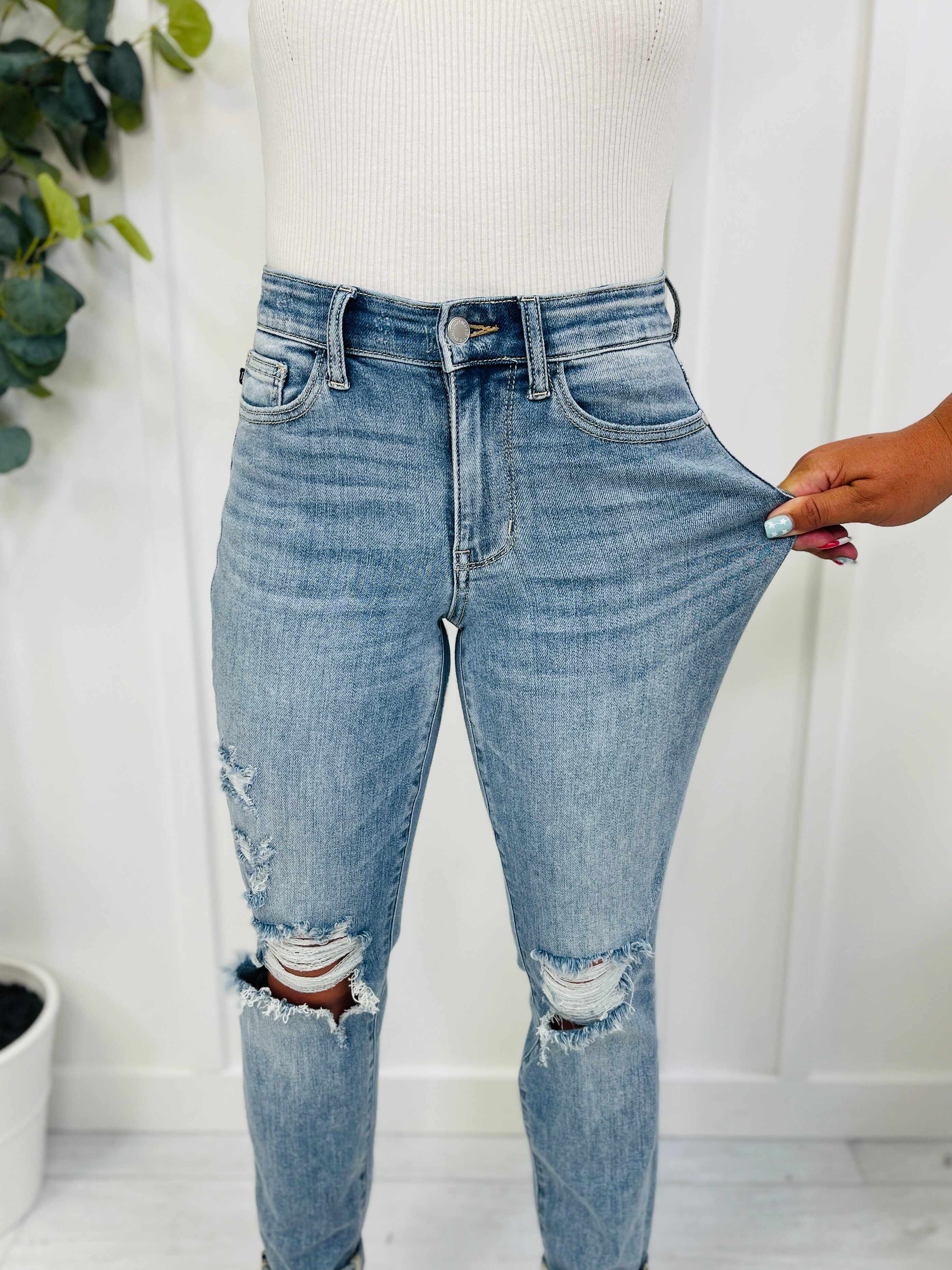 REG/CURVY Always On My Mind Midrise Boyfriend Jeans