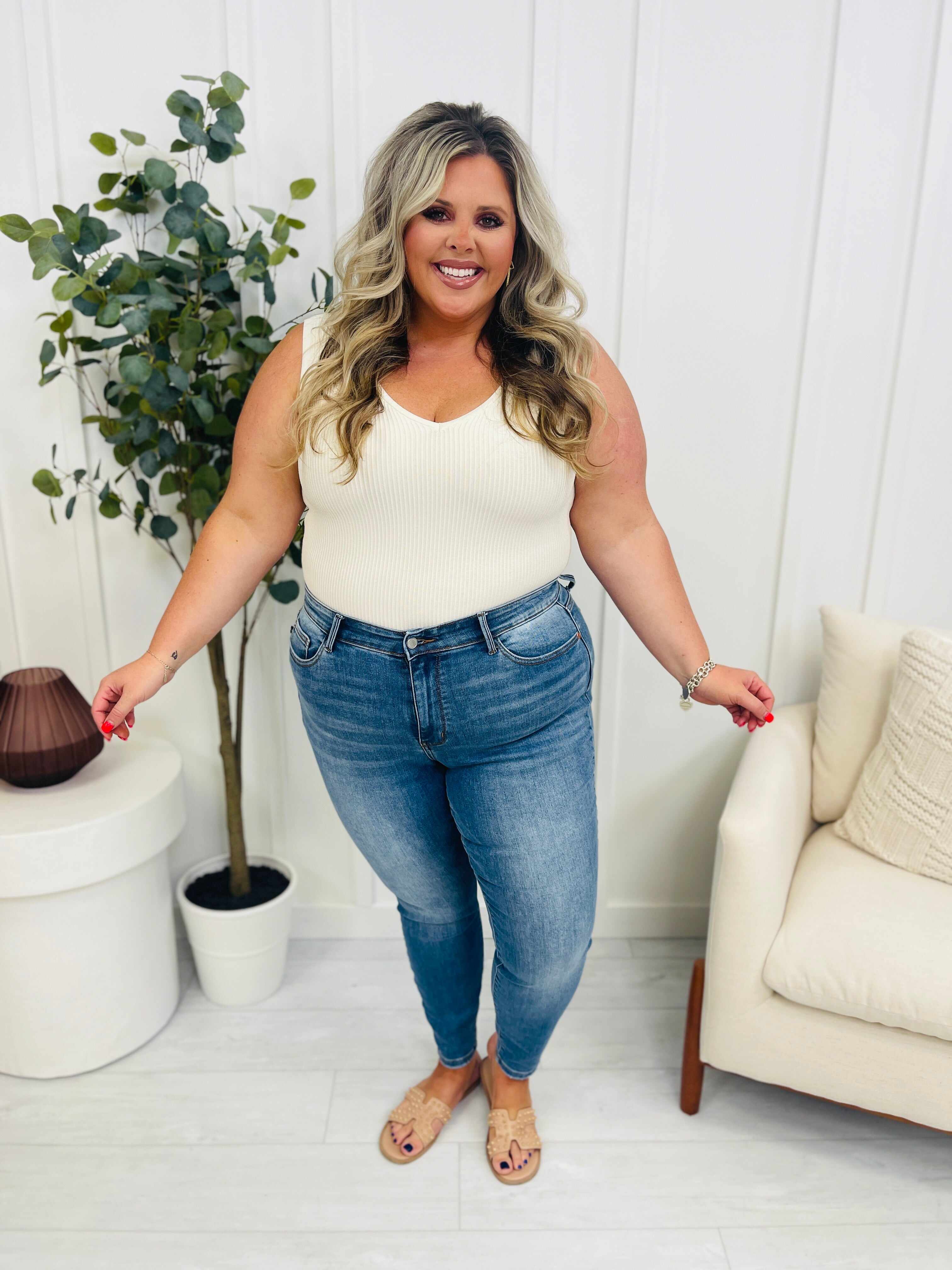 REG/CURVY Modern Love Skinny Jeans