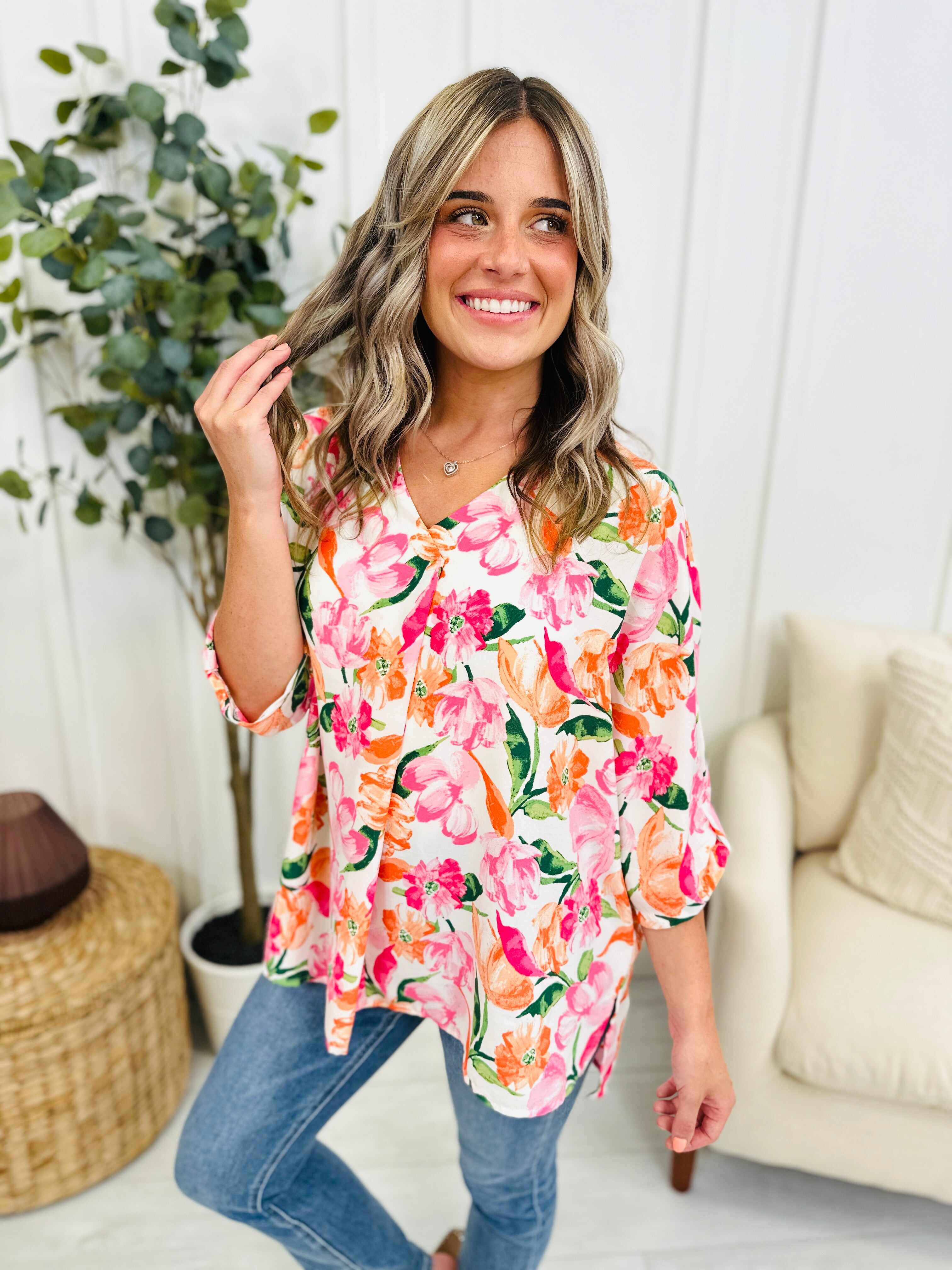 REG/CURVY Blossoming Rose Top
