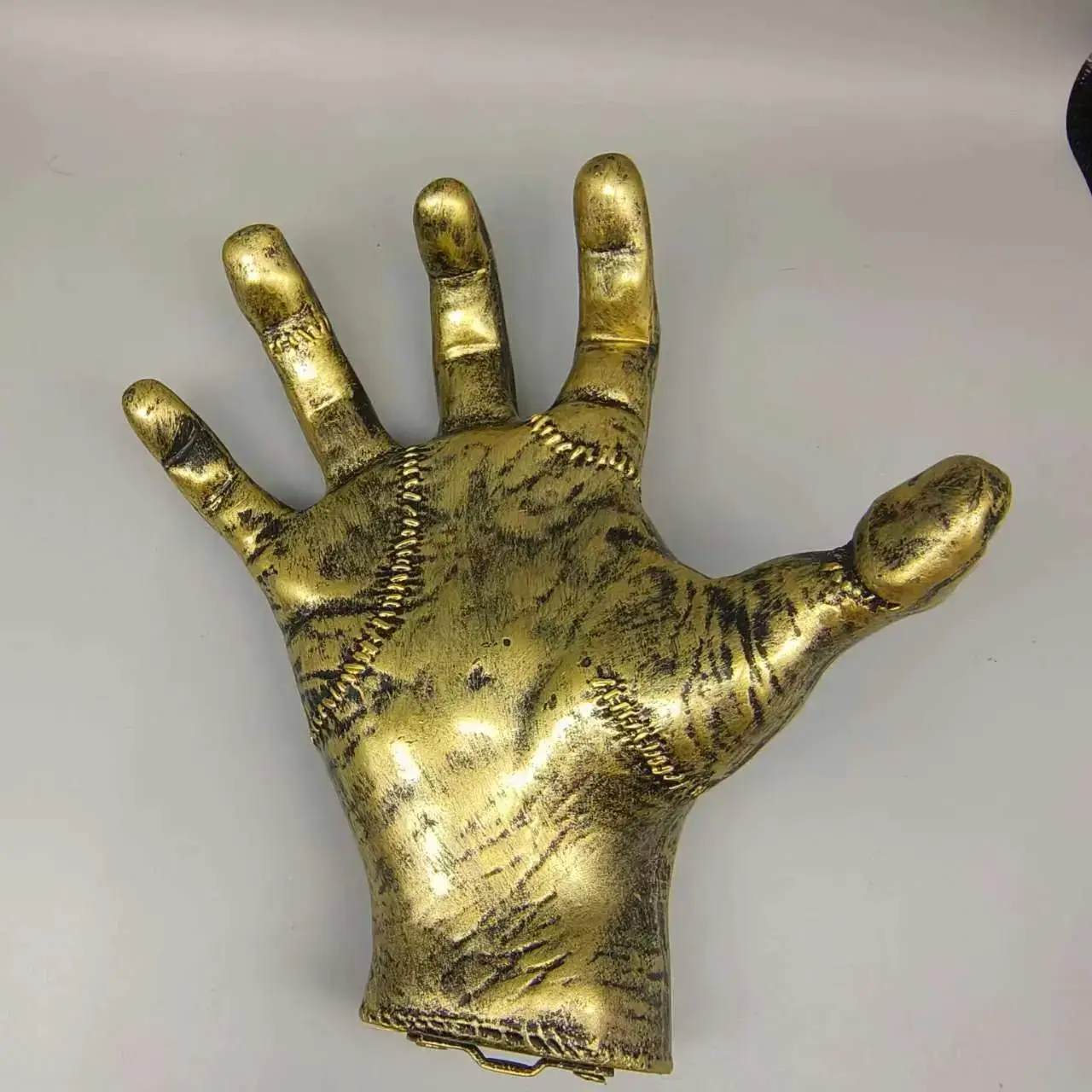 Creative Wall Mounted Basketball Holder, 1 Count Resin Hand-Shaped Basketball Display Rack, Display Shelf, Basketball Storage Rack, Home Decor Supplies, Rack Only #GLOBAL PICKS