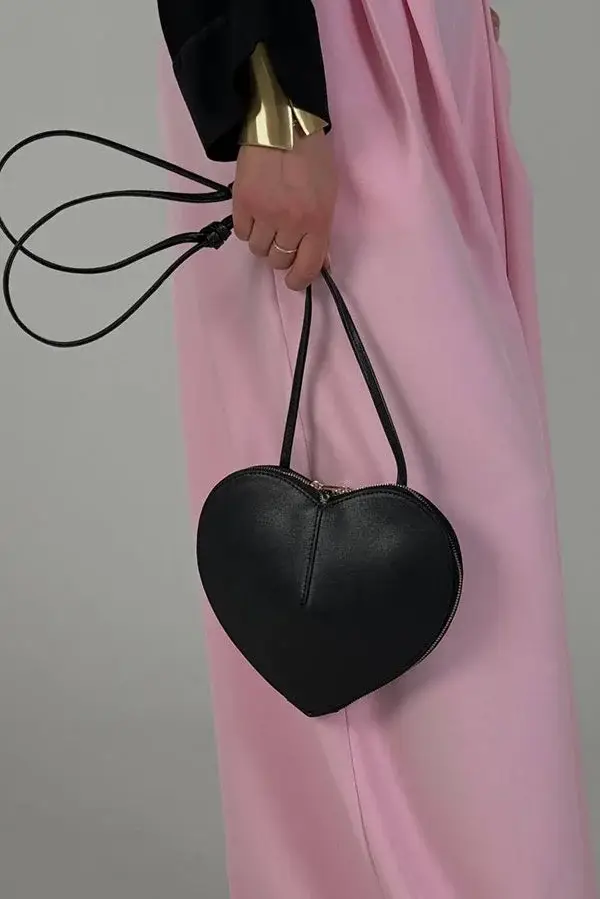Fashionable Heart-Shaped Leather Shoulder Bag
