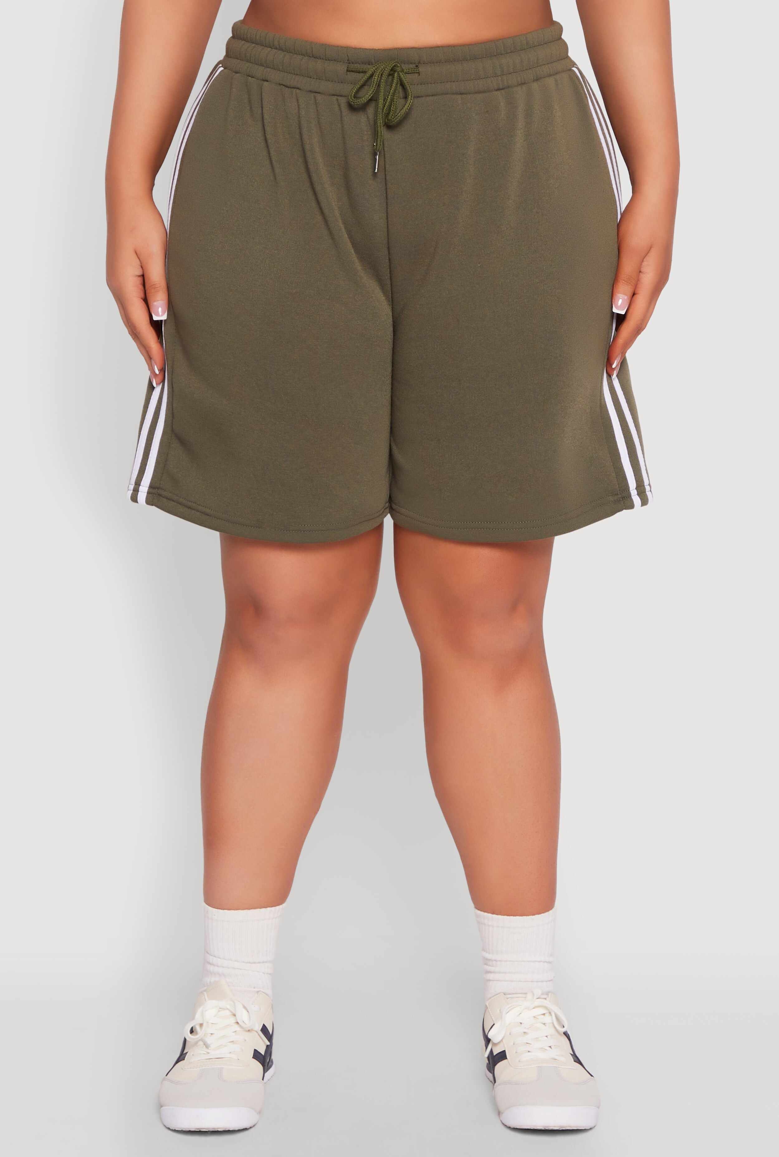 Plus Size Varsity Stripe Side Sweatshorts