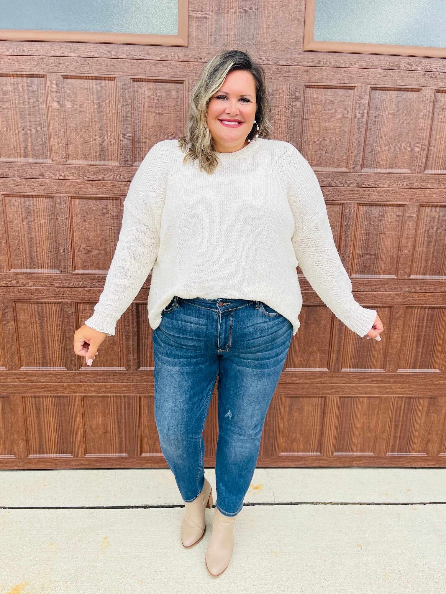 Mid Rise Plus/Reg Everyday Essential Relaxed Fit Jeans - Multiple Inseams!
