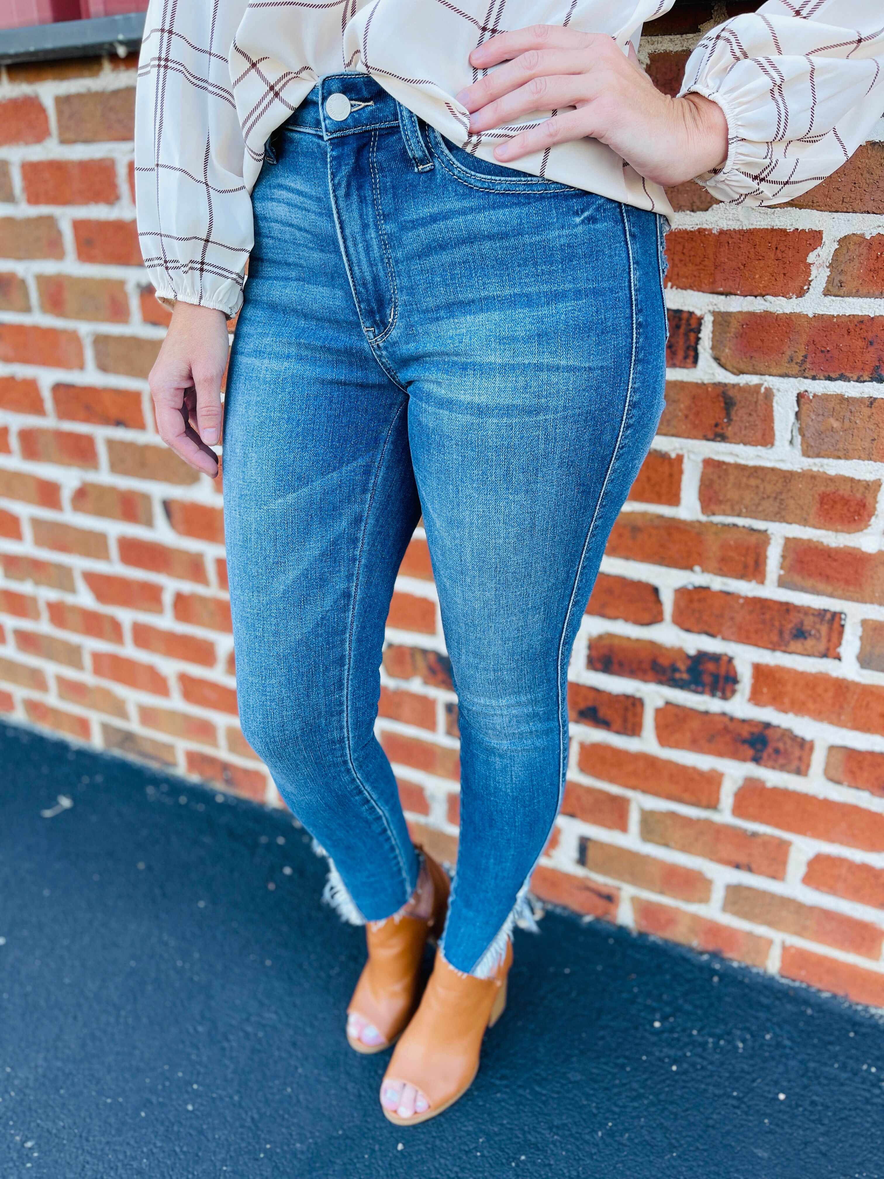 Plus/Reg Slay The Fray Hem Skinny Jeans
