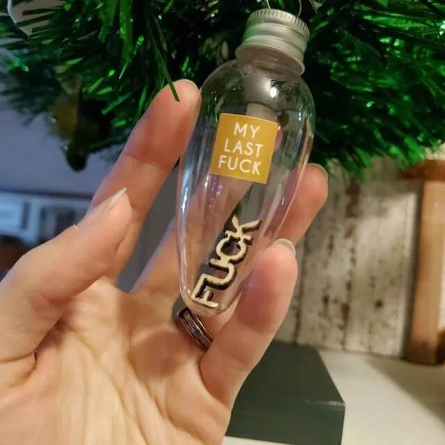 🤣Last Fuck to Give Plastic Light Bulb Christmas Ornament🎄