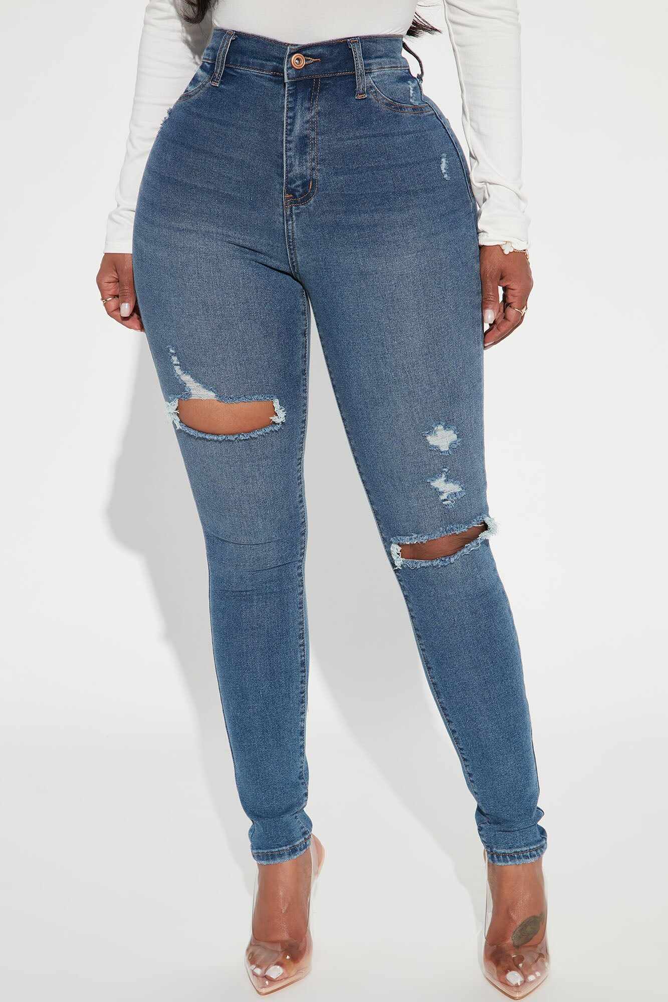 Turn' Heads Booty Lifting Skinny Jeans - Medium Wash