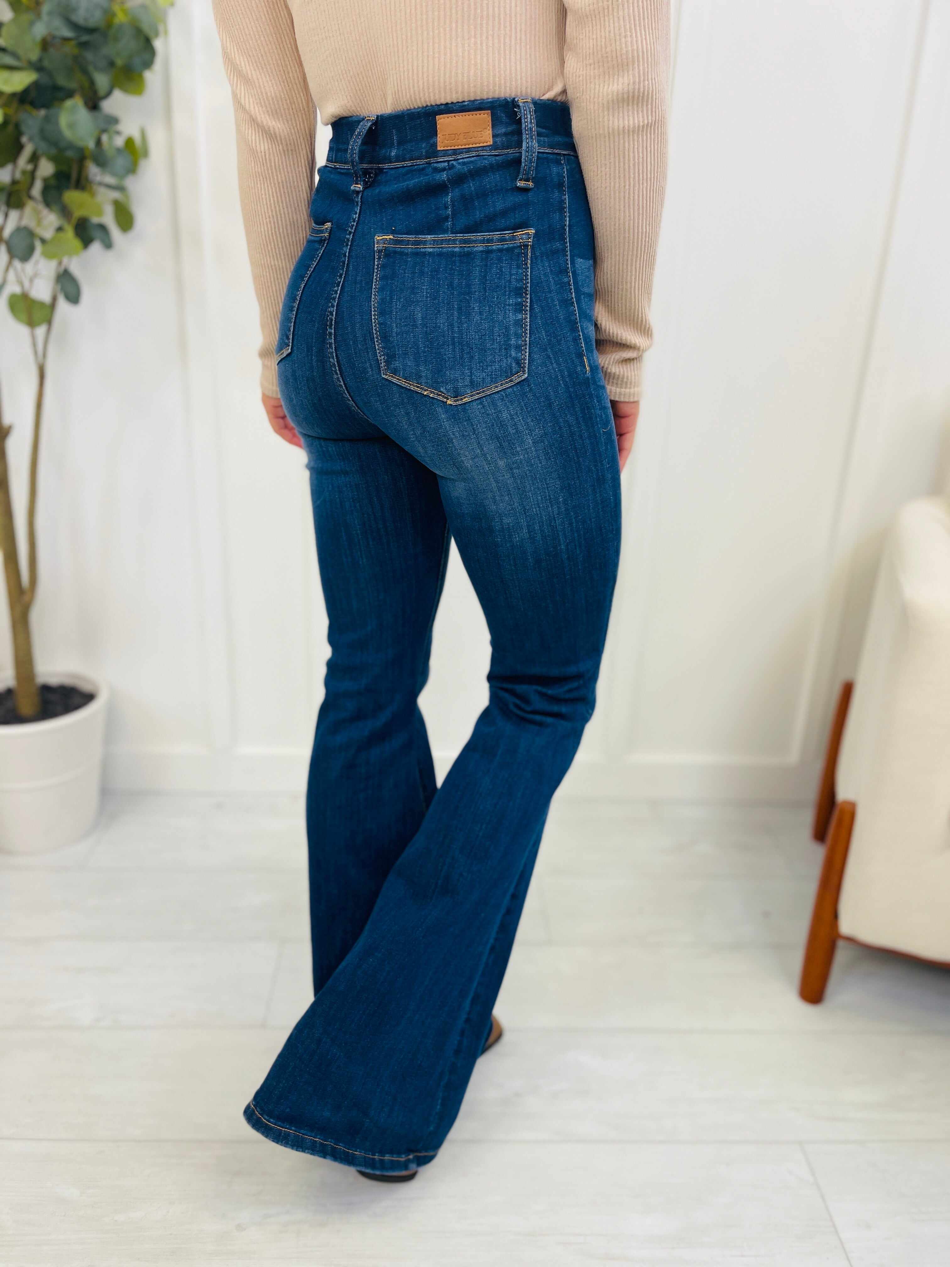 REG/CURVY Dream On Pull On Flare Jeans
