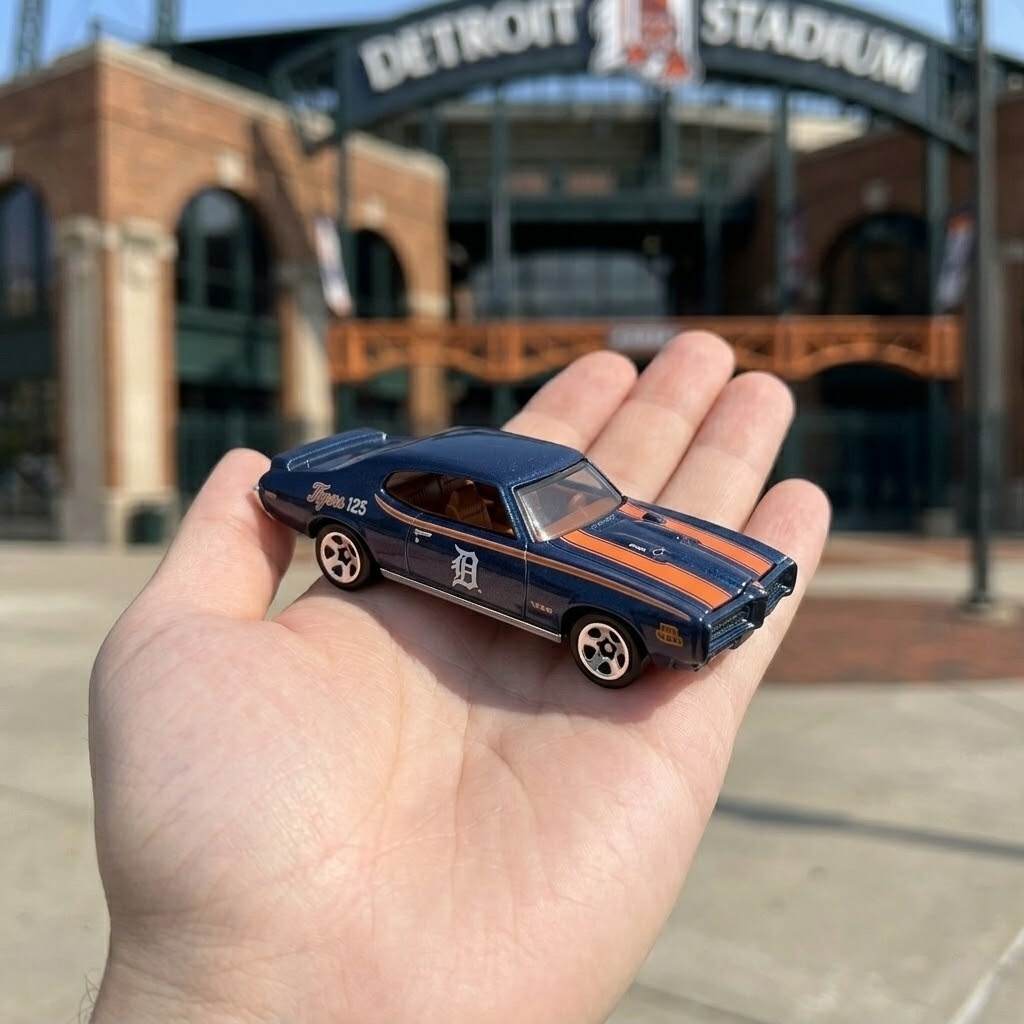 Detroit Tigers 125th Anniversary Hot Wheels Vintage 1969 Pontiac GTO Model