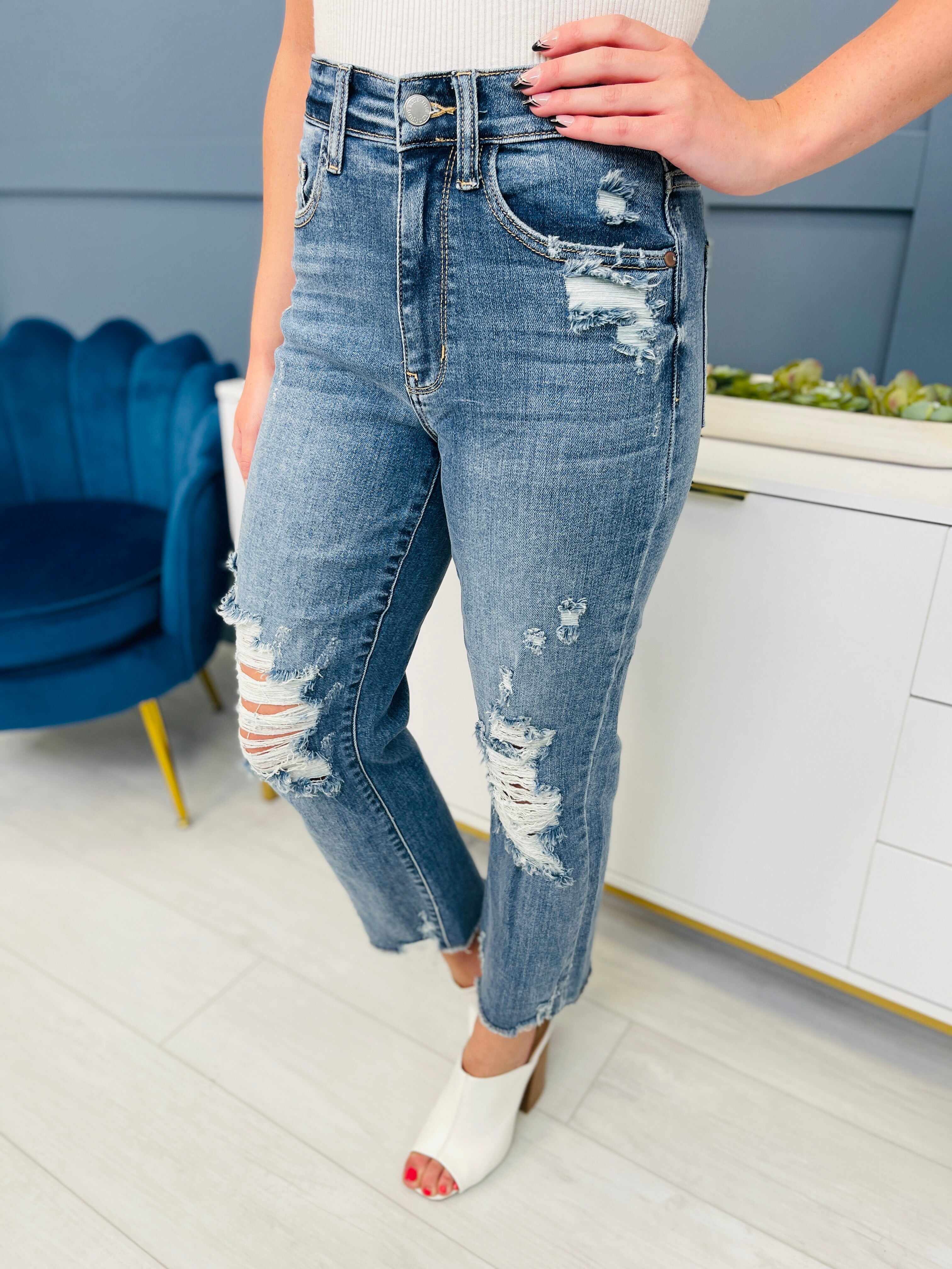 REG/CURVY Straight for the Heart Ankle Jeans