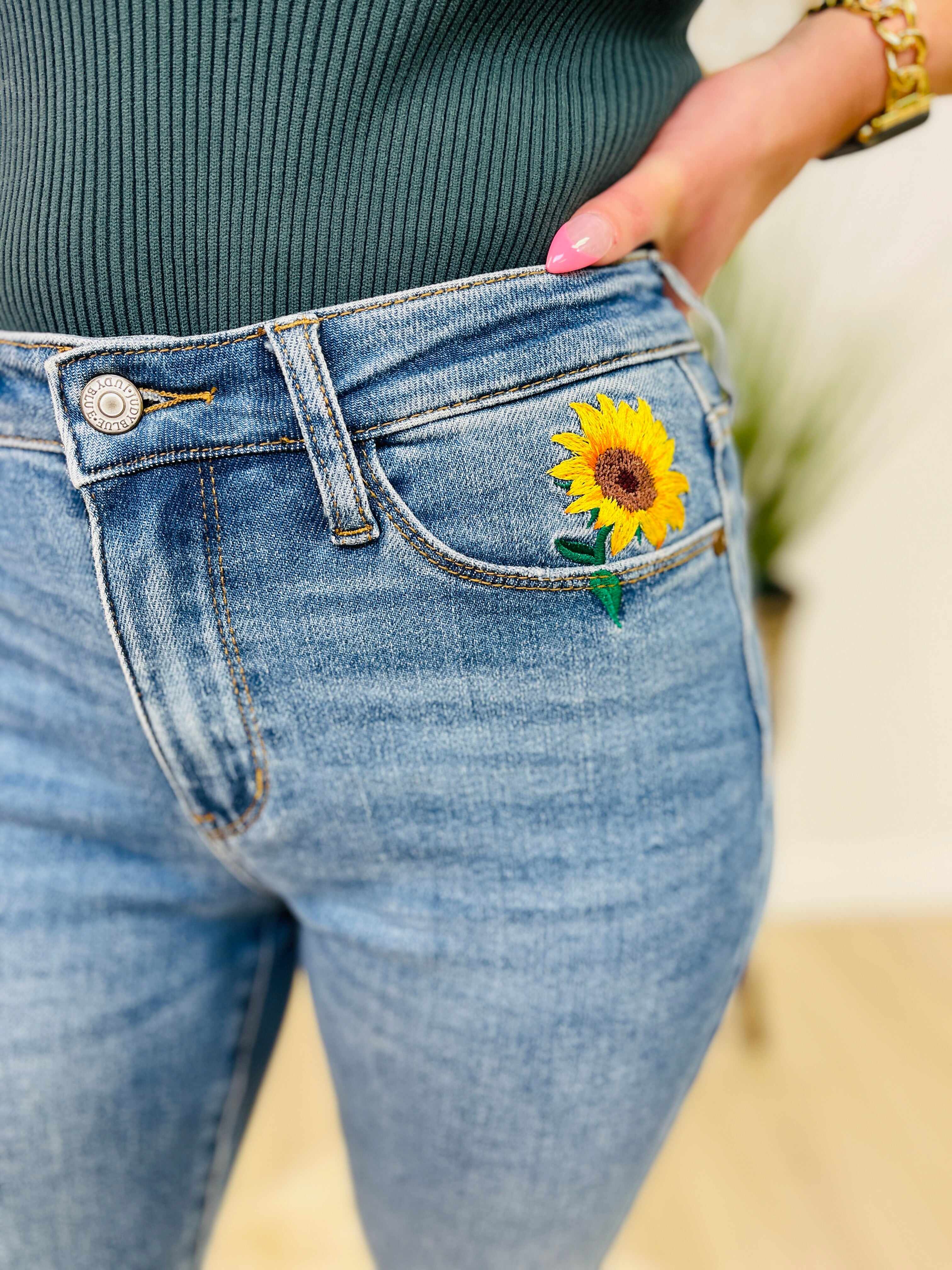 RESTOCK! PLUS/REG Time To Bloom Relaxed Fit Jeans