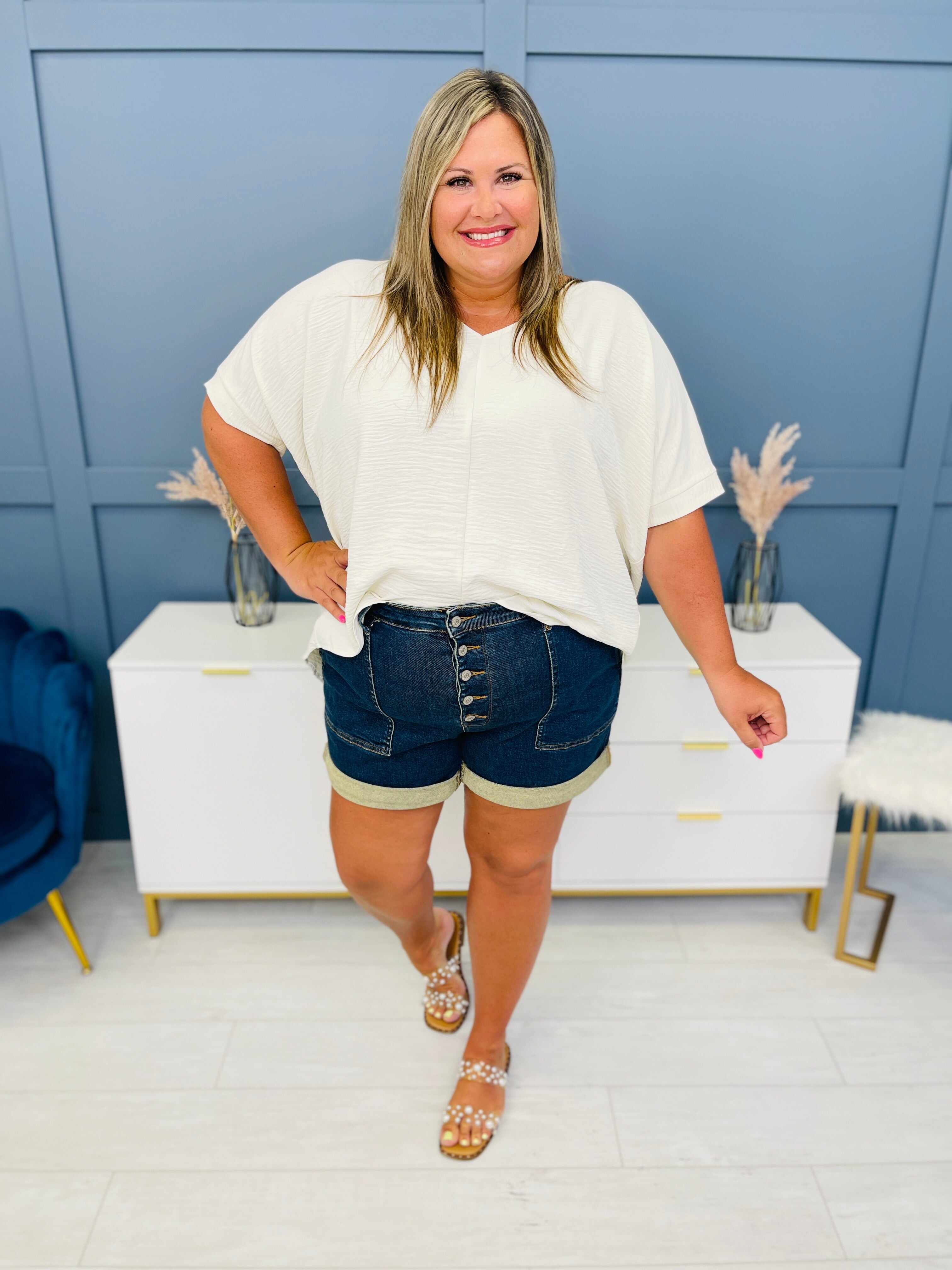 Shorts Reg/Curvy Anyway You Want It Mid Thigh Shorts