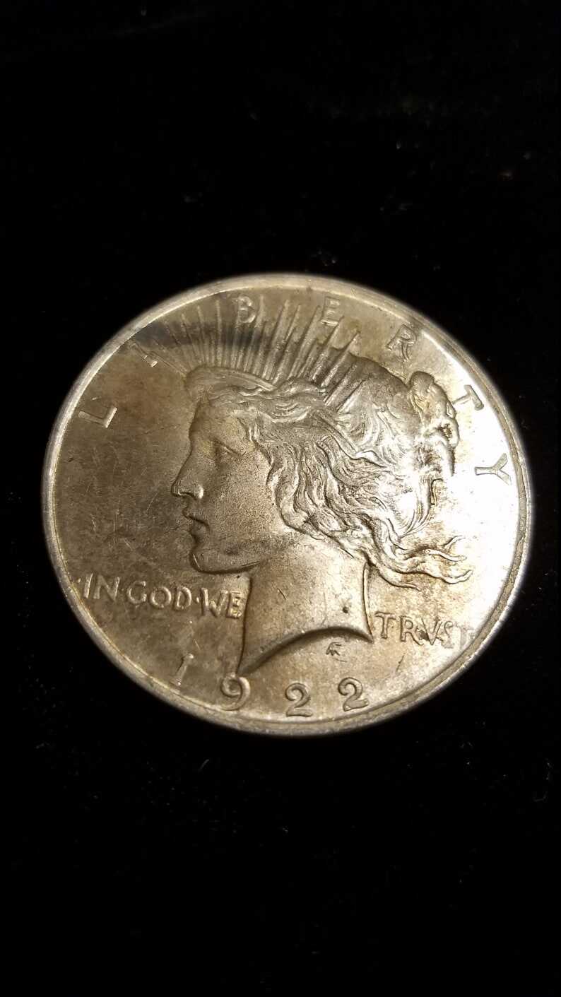 1922 Silver Peace Dollar  BU !  Lot# 802