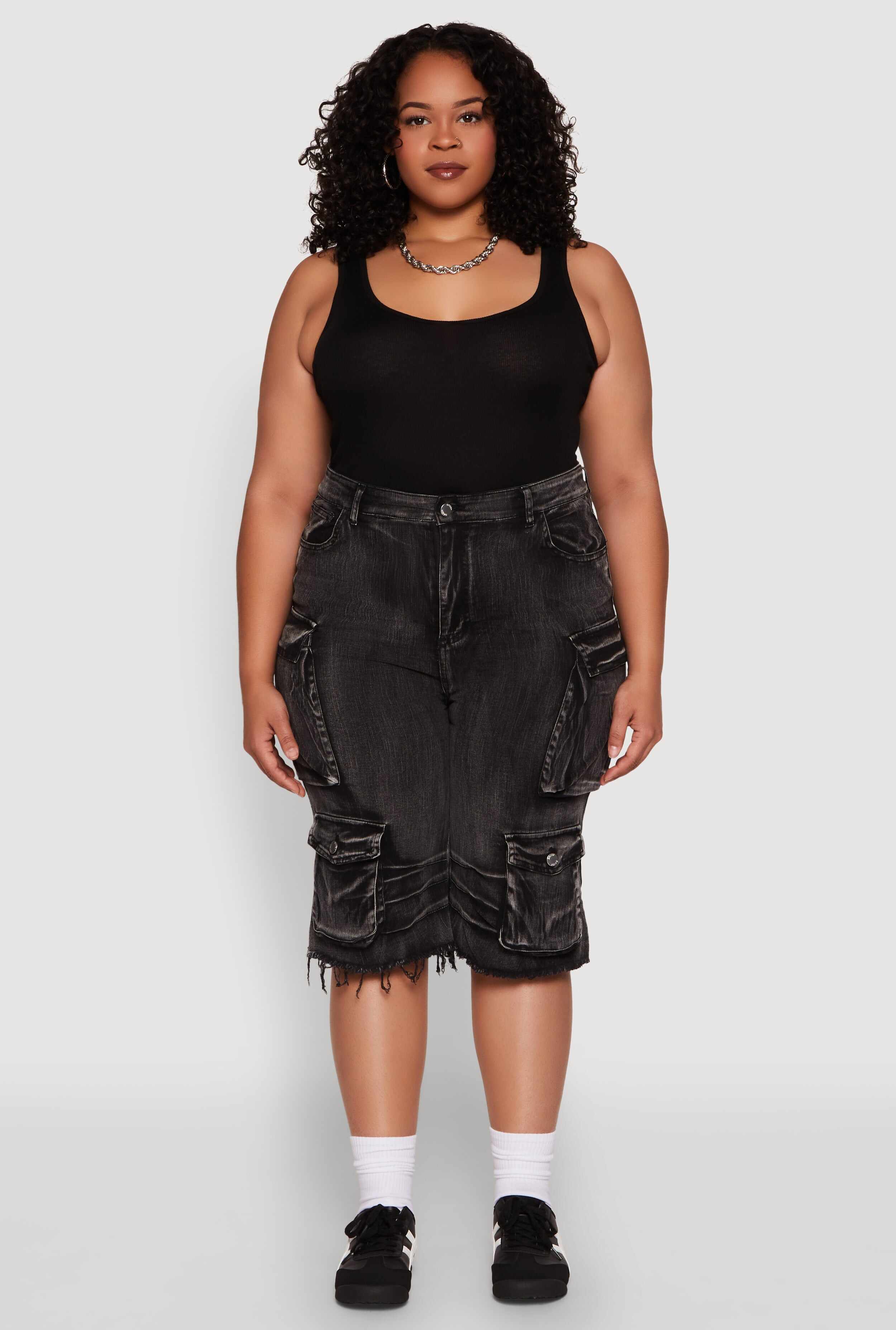 Plus Size Daisy Frayed Hem Denim Cargo Shorts