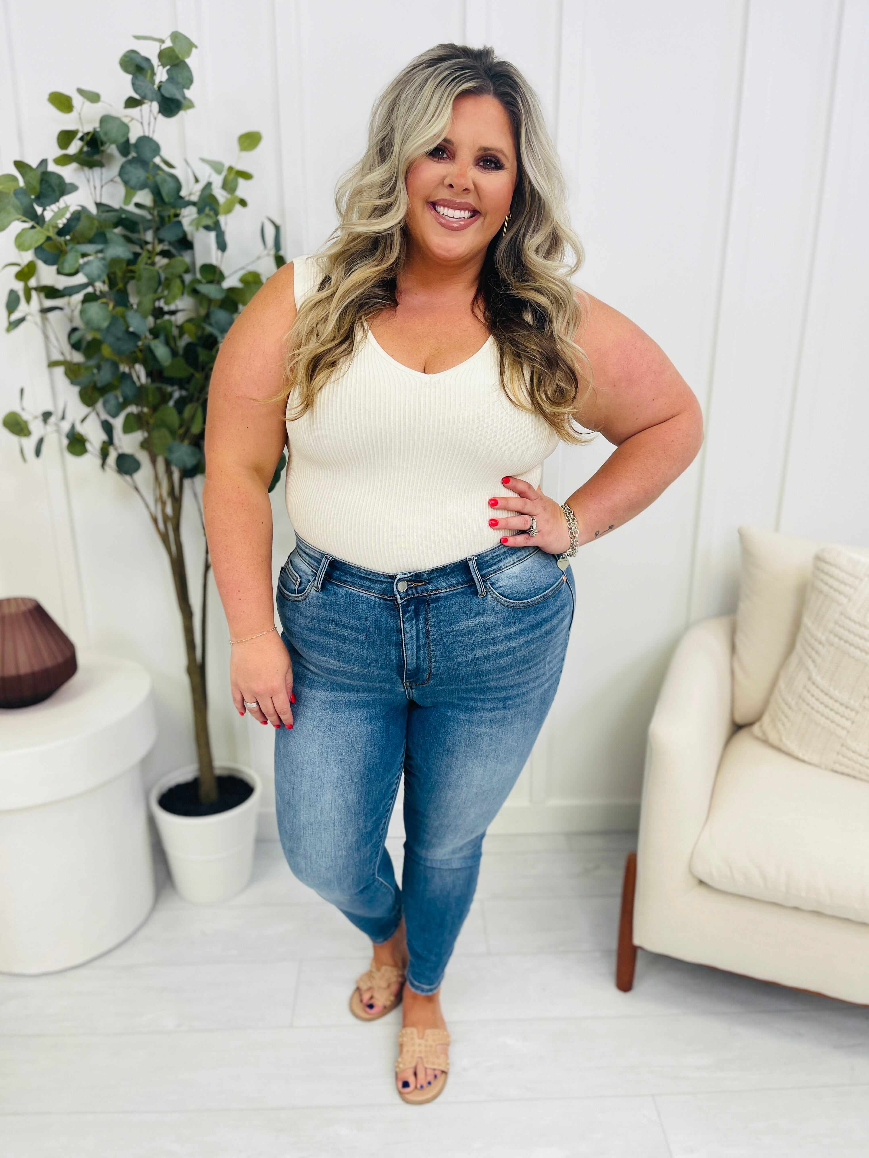 REG/CURVY Modern Love Skinny Jeans