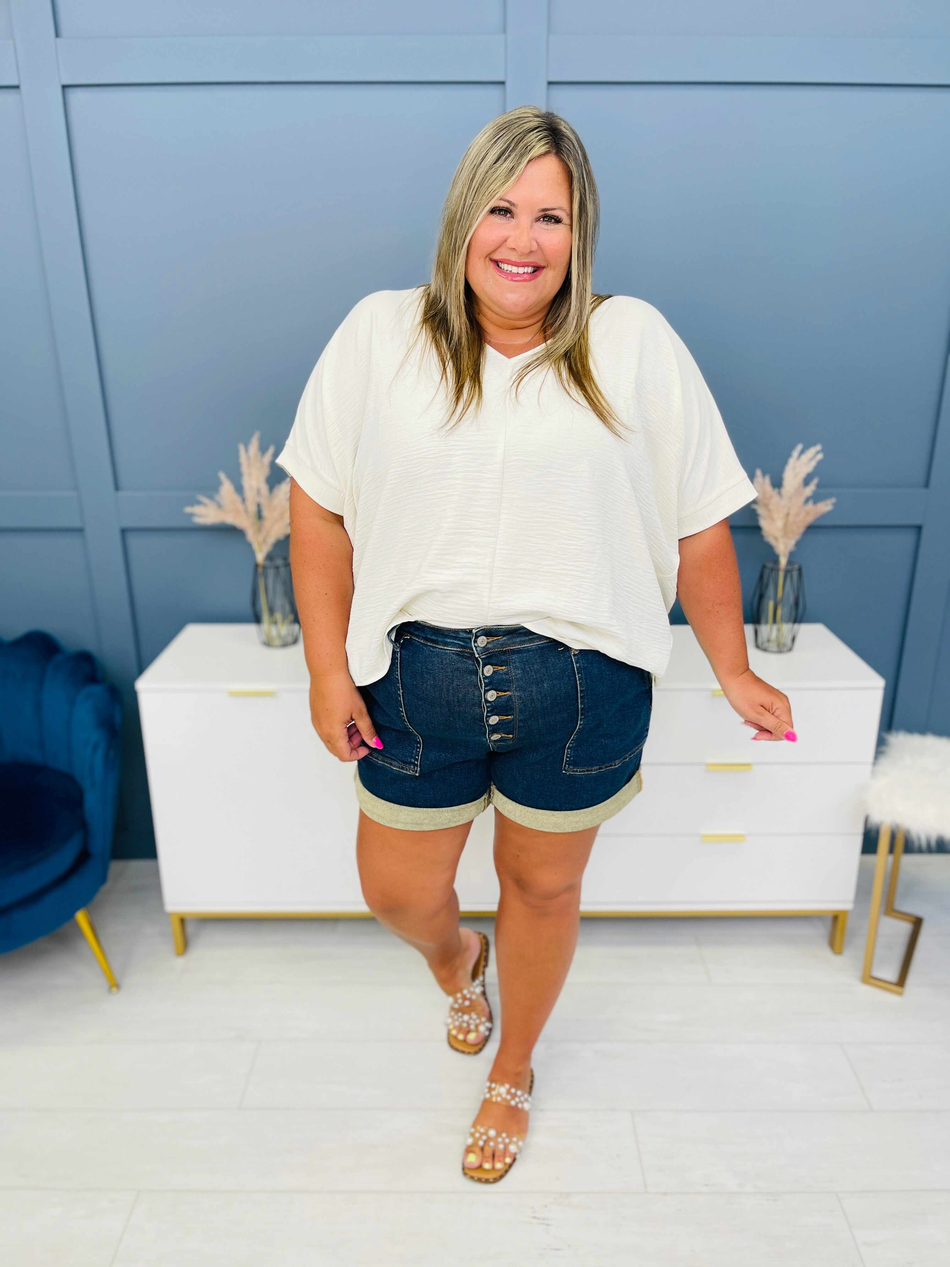 Shorts Reg/Curvy Anyway You Want It Mid Thigh Shorts
