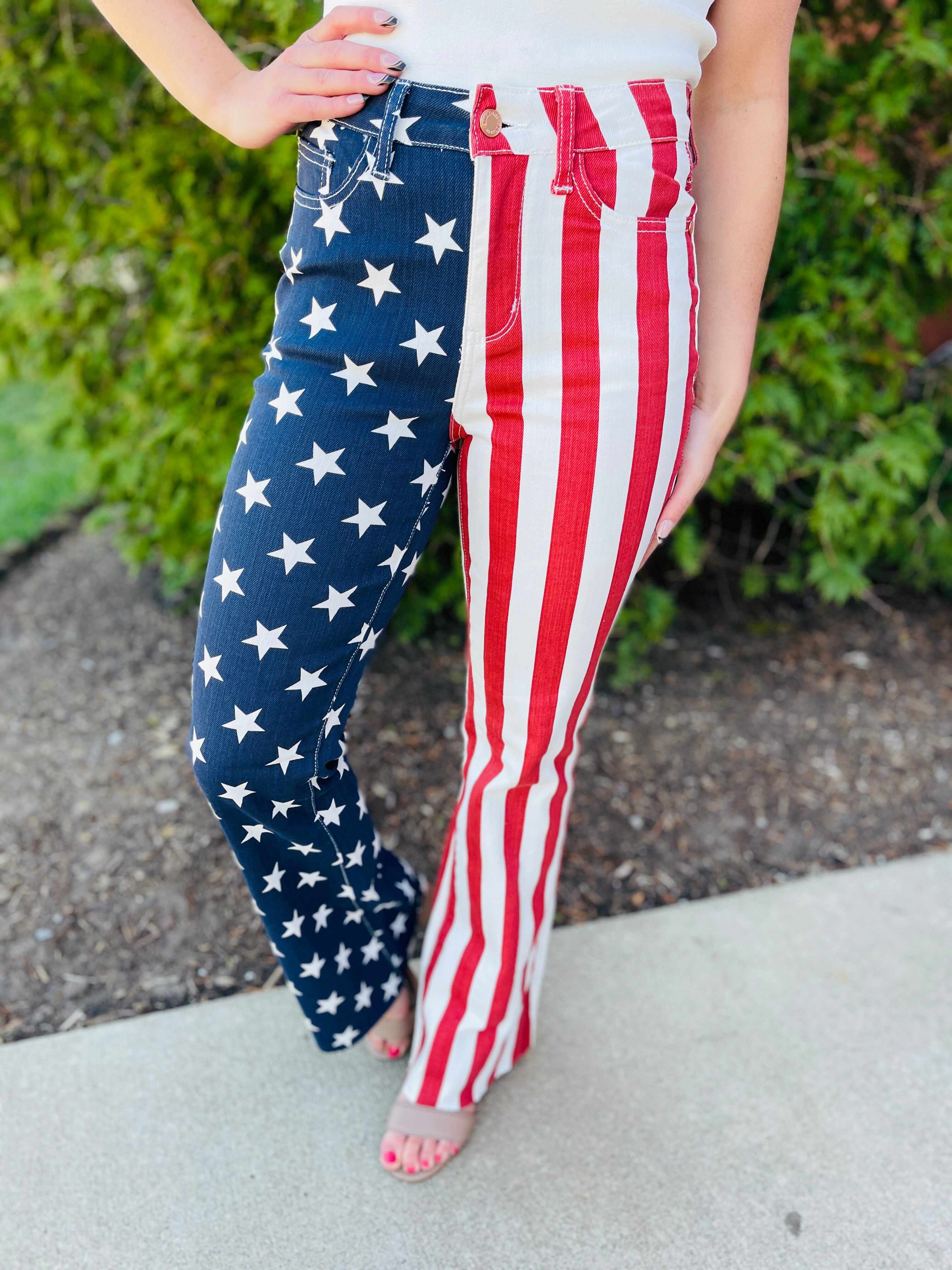 REG/CURVY Star Spangled Babe Flare Jeans
