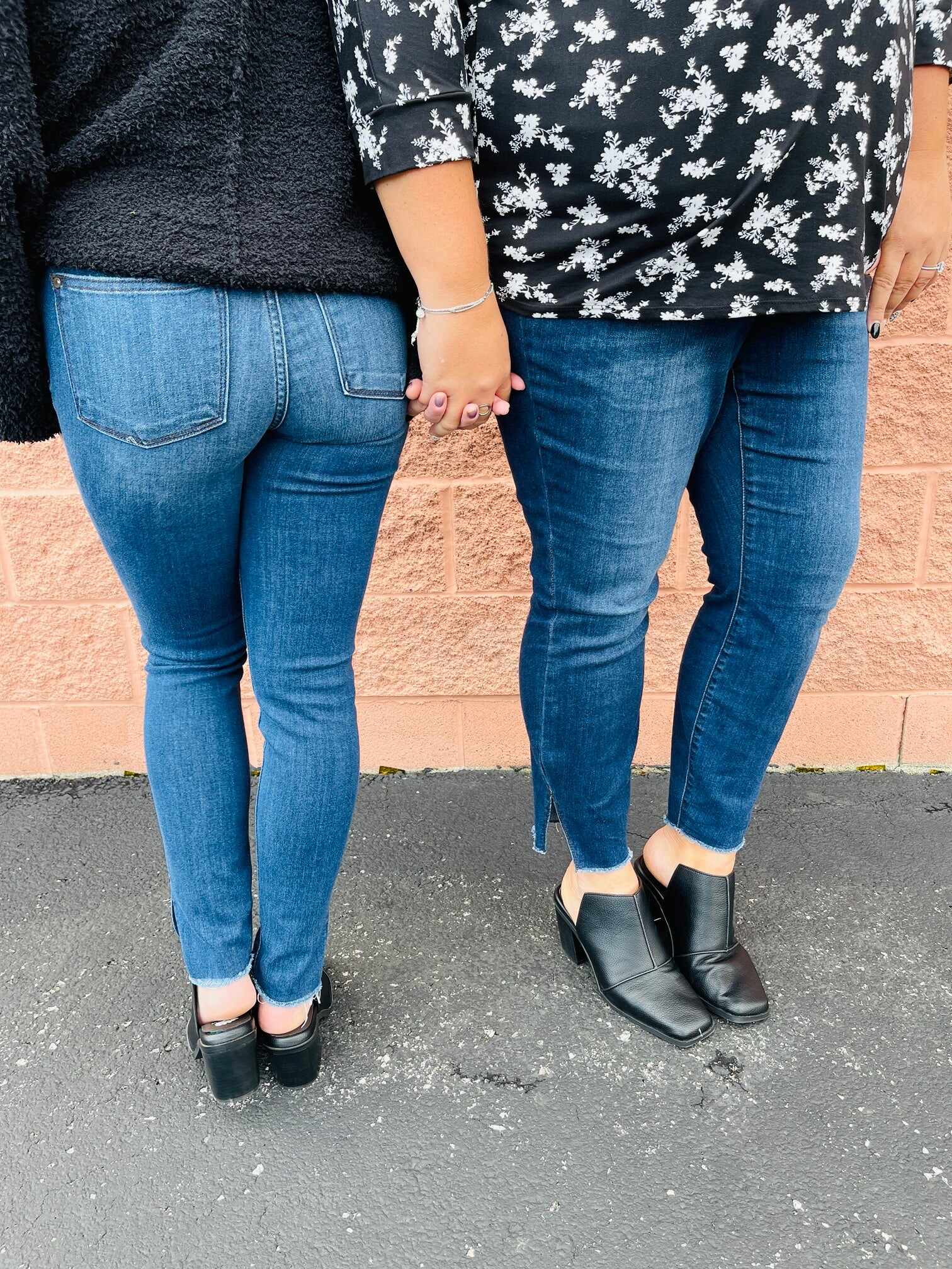 Plus/Reg Always On Your Side Slit Skinny Jeans