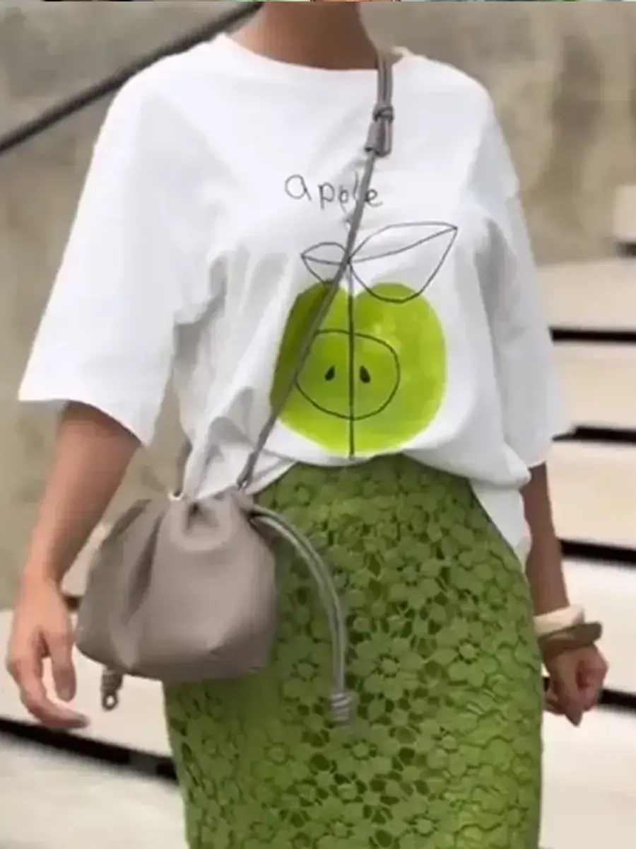 🔥Summer Arrivals🌟Women's Fashionable Apple Print T-shirt