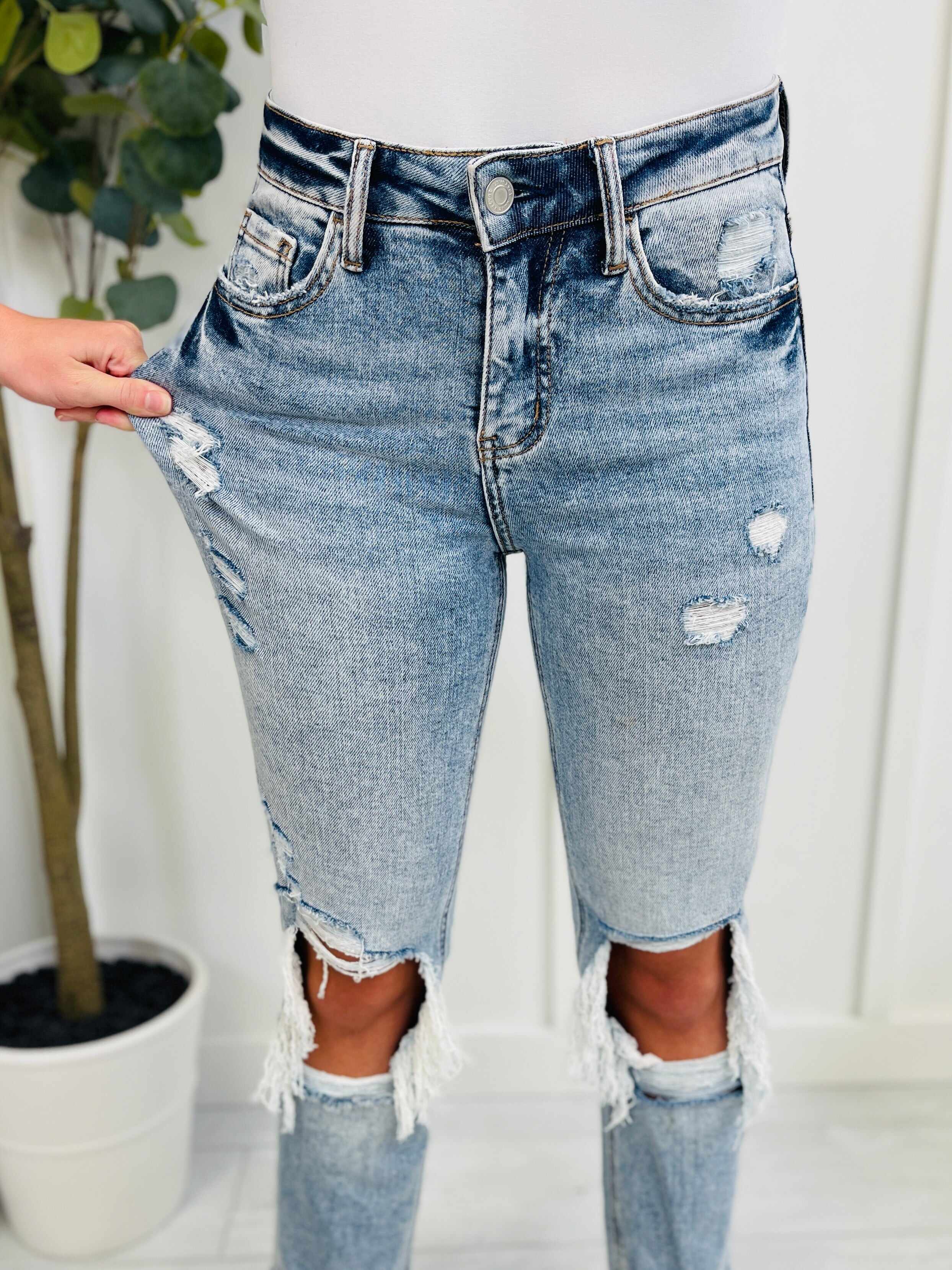 RESTOCK! Lovervet REG/CURVY You're My Lover Cropped Straight Leg Jeans