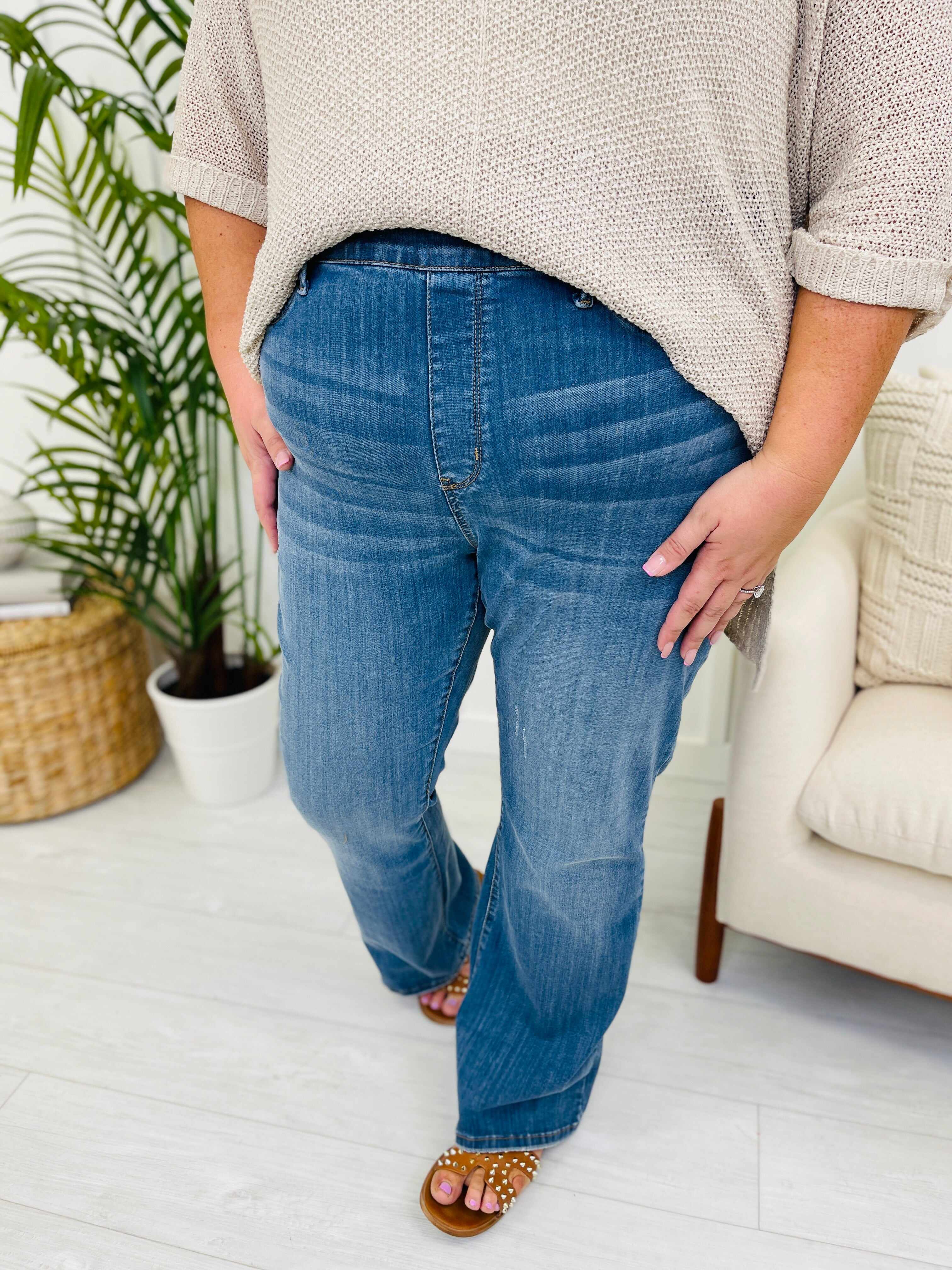 REG/CURVY Elastic Heart Pull On Slim Bootcut Jeans