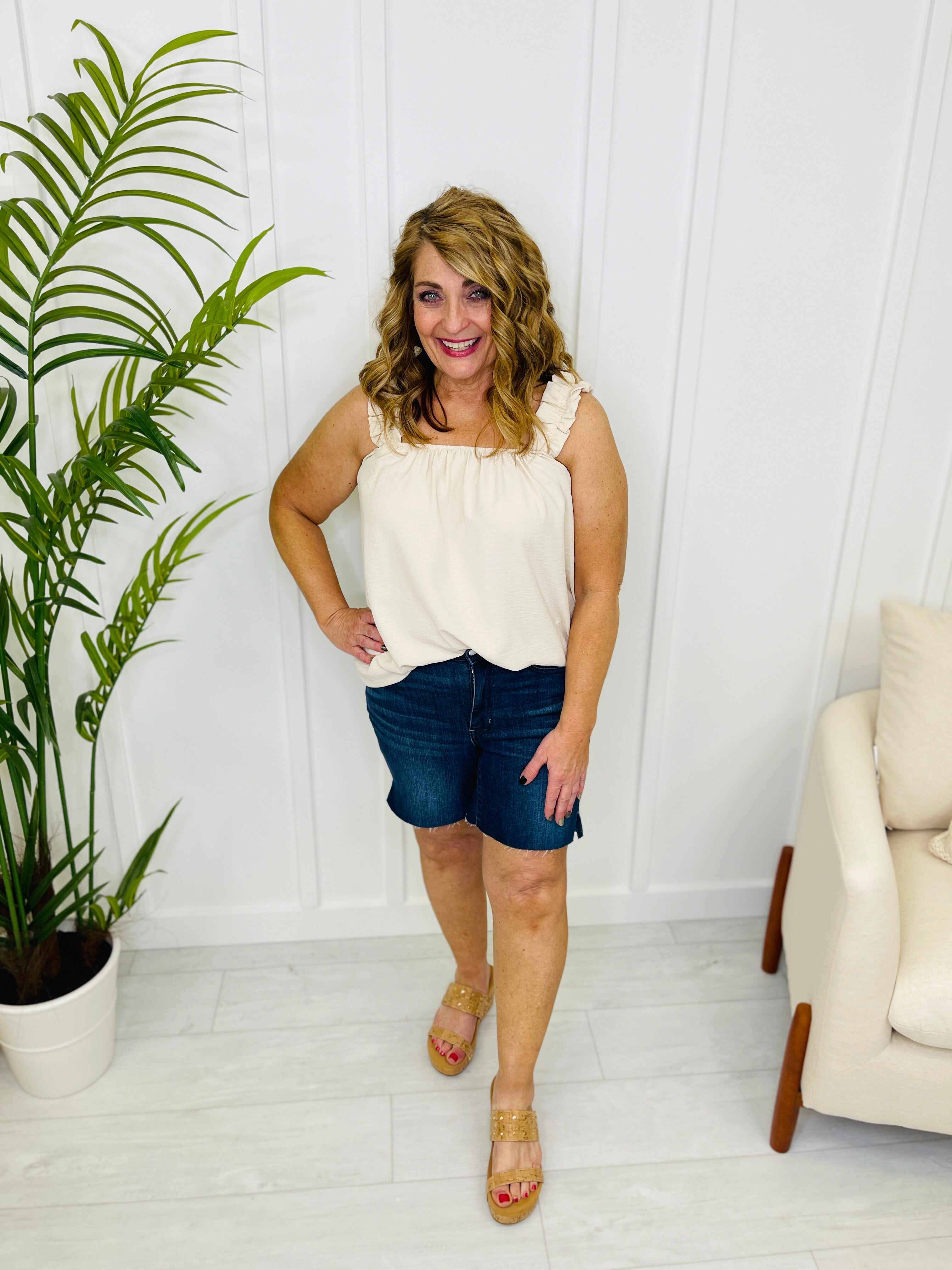 REG/CURVY Stretch This Way Mid Thigh Shorts