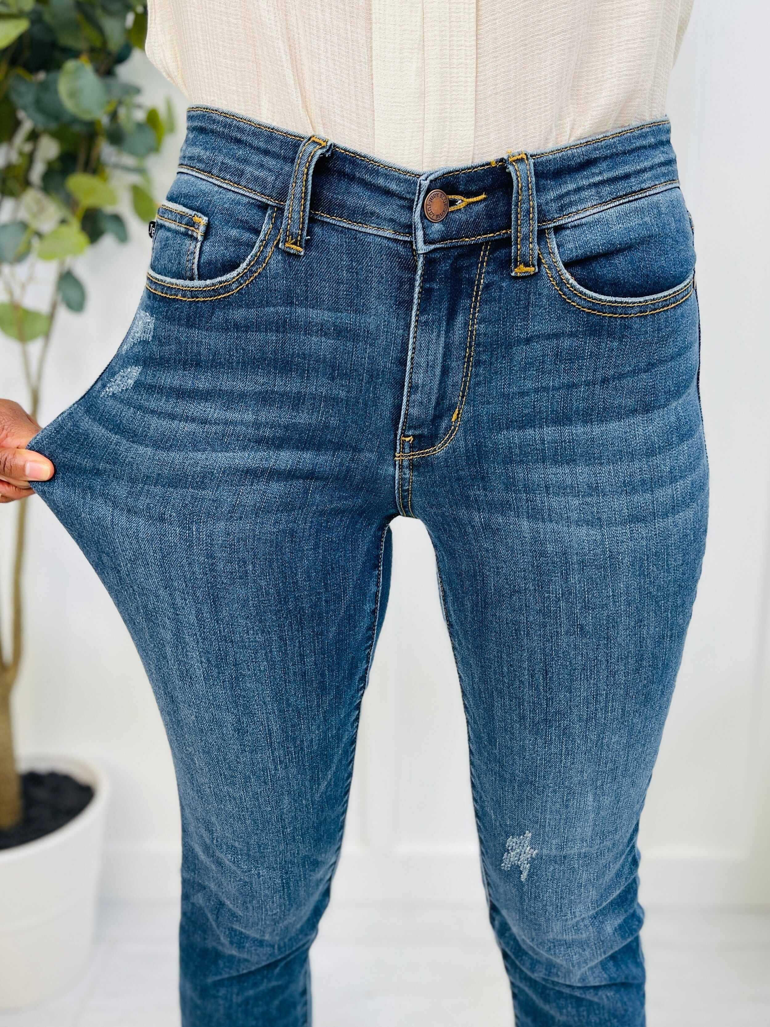 Mid Rise Plus/Reg Everyday Essential Relaxed Fit Jeans - Multiple Inseams!