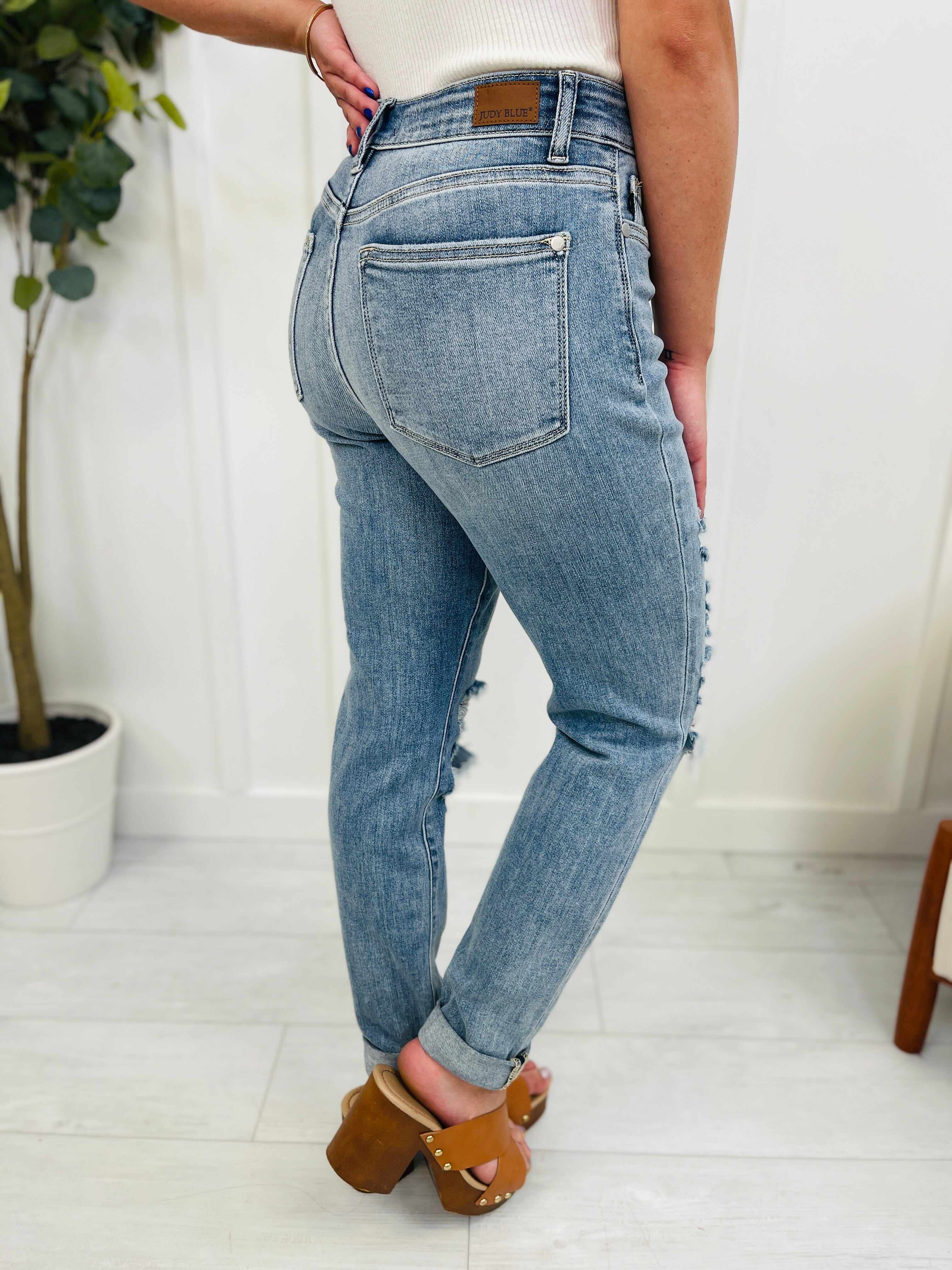 REG/CURVY Always On My Mind Midrise Boyfriend Jeans