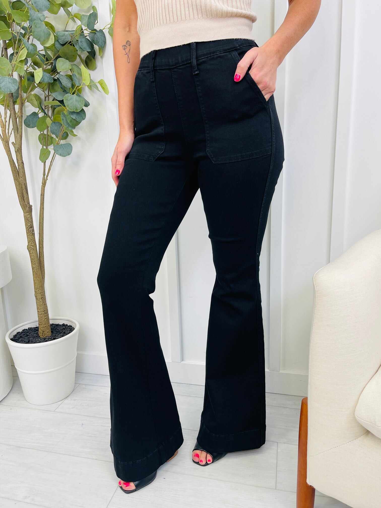 REG/CURVY Blackout Pull On Trouser Flare