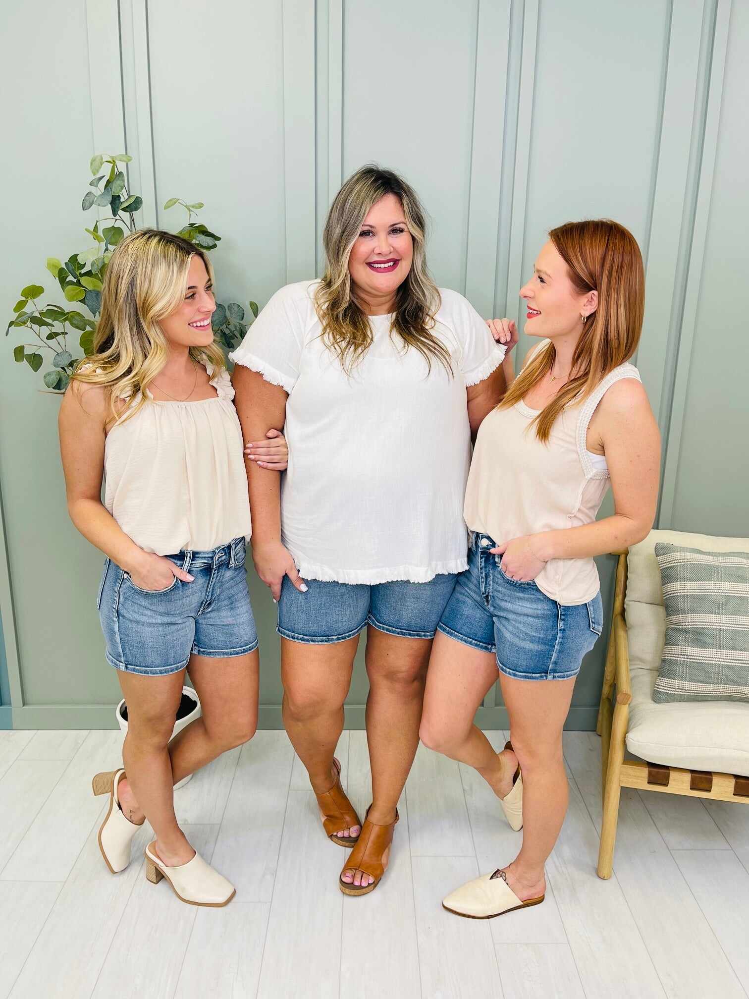REG/CURVY Made You Look Shorts