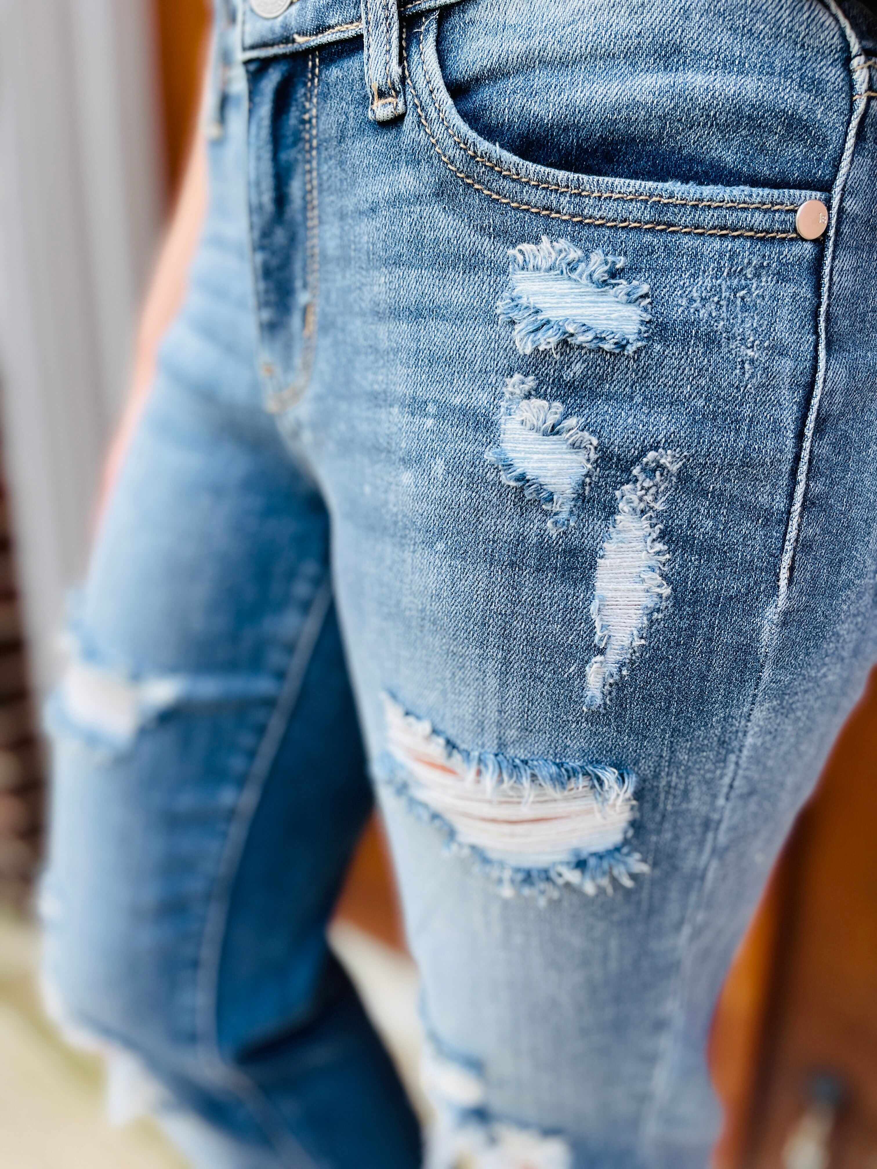Restock! REG/CURVY Somewhere On a Bleach Mid Rise Boyfriend Jeans