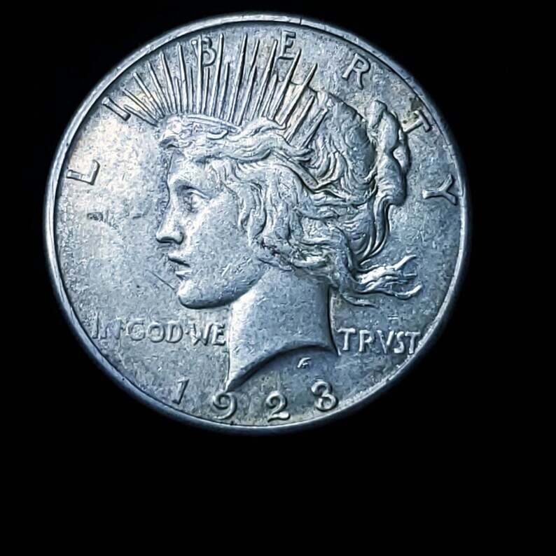 1923 S  Silver Peace Dollar !  XF/ AU - Key date Lot#  133