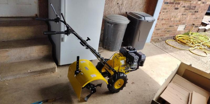 19-inch 212cc four-stroke tiller with self-propelled agricultural tires