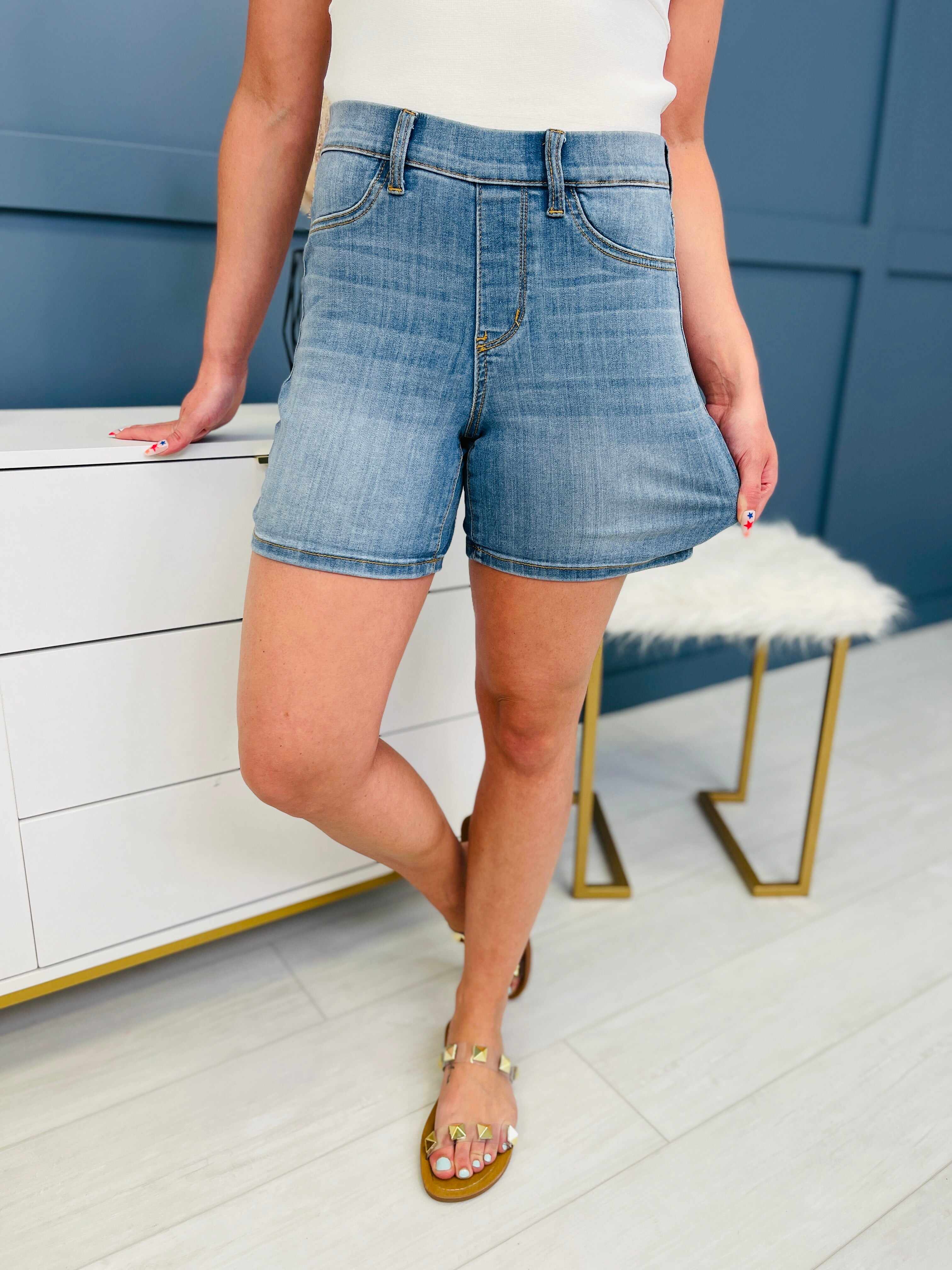 REG/CURVY Pull Ahead Pull On Elastic Waistband Shorts