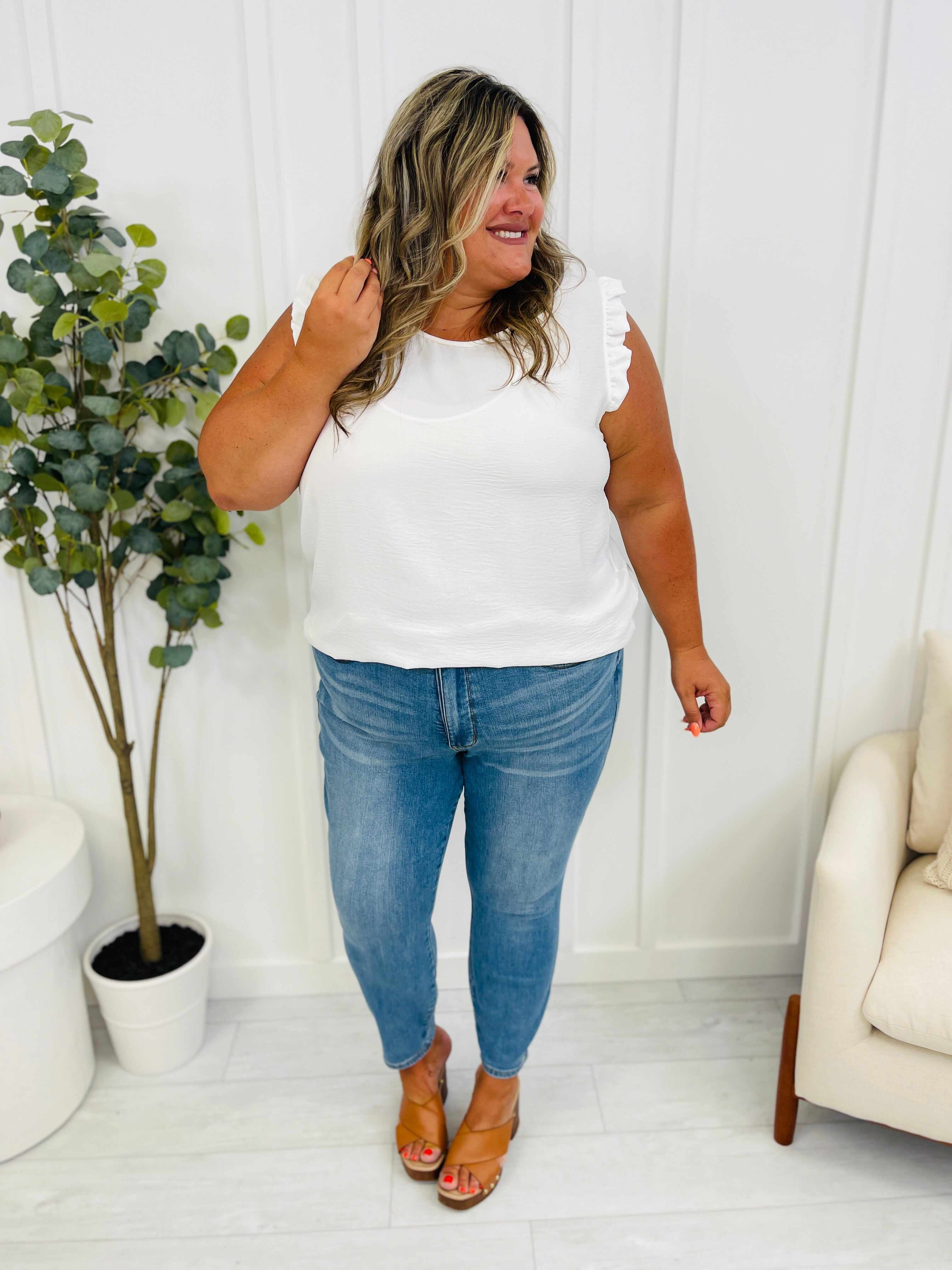 Tummy Control and Butt Lifting REG/CURVY Triple Threat Skinny Jeans