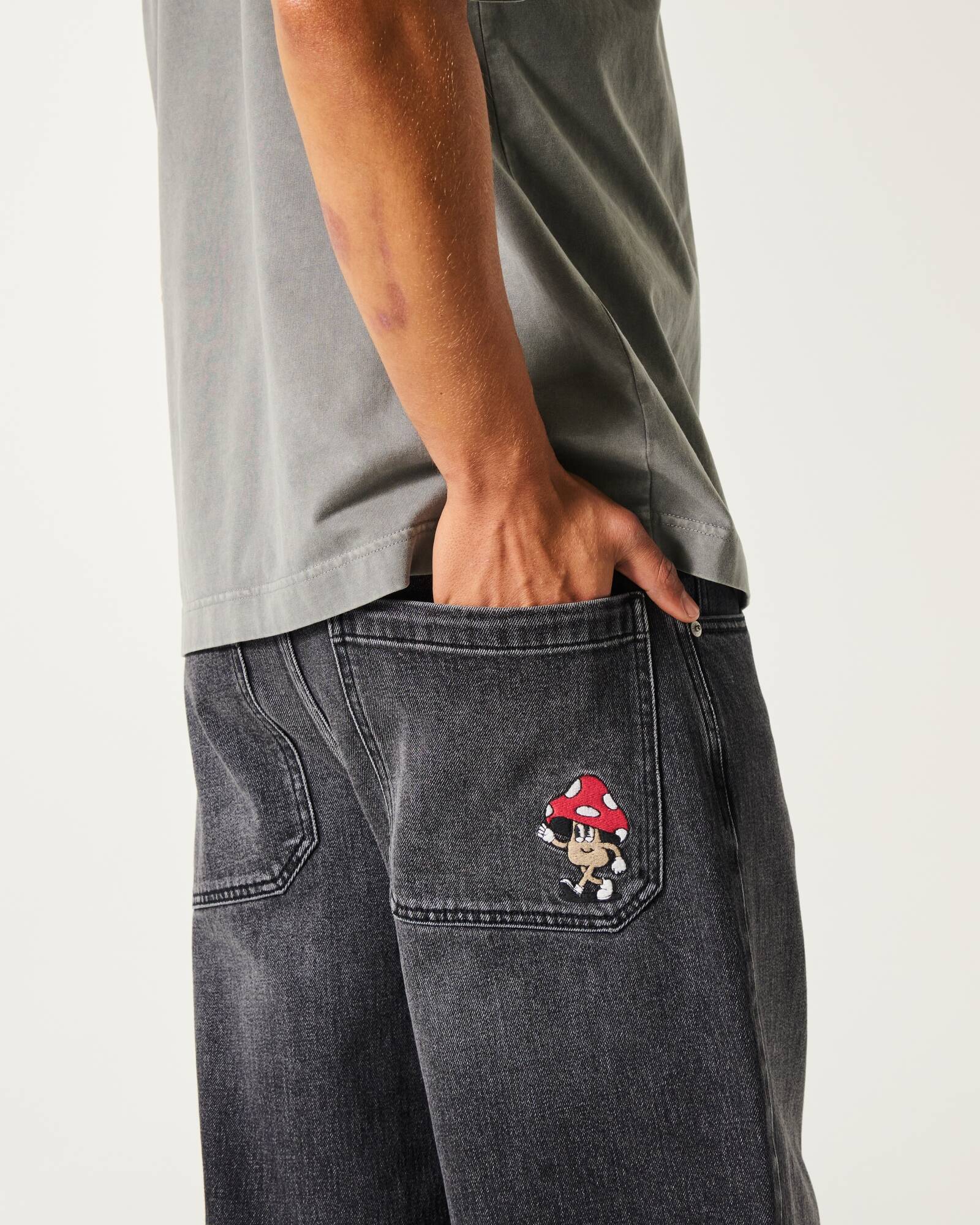 Medium Wash Super Baggy Jeans