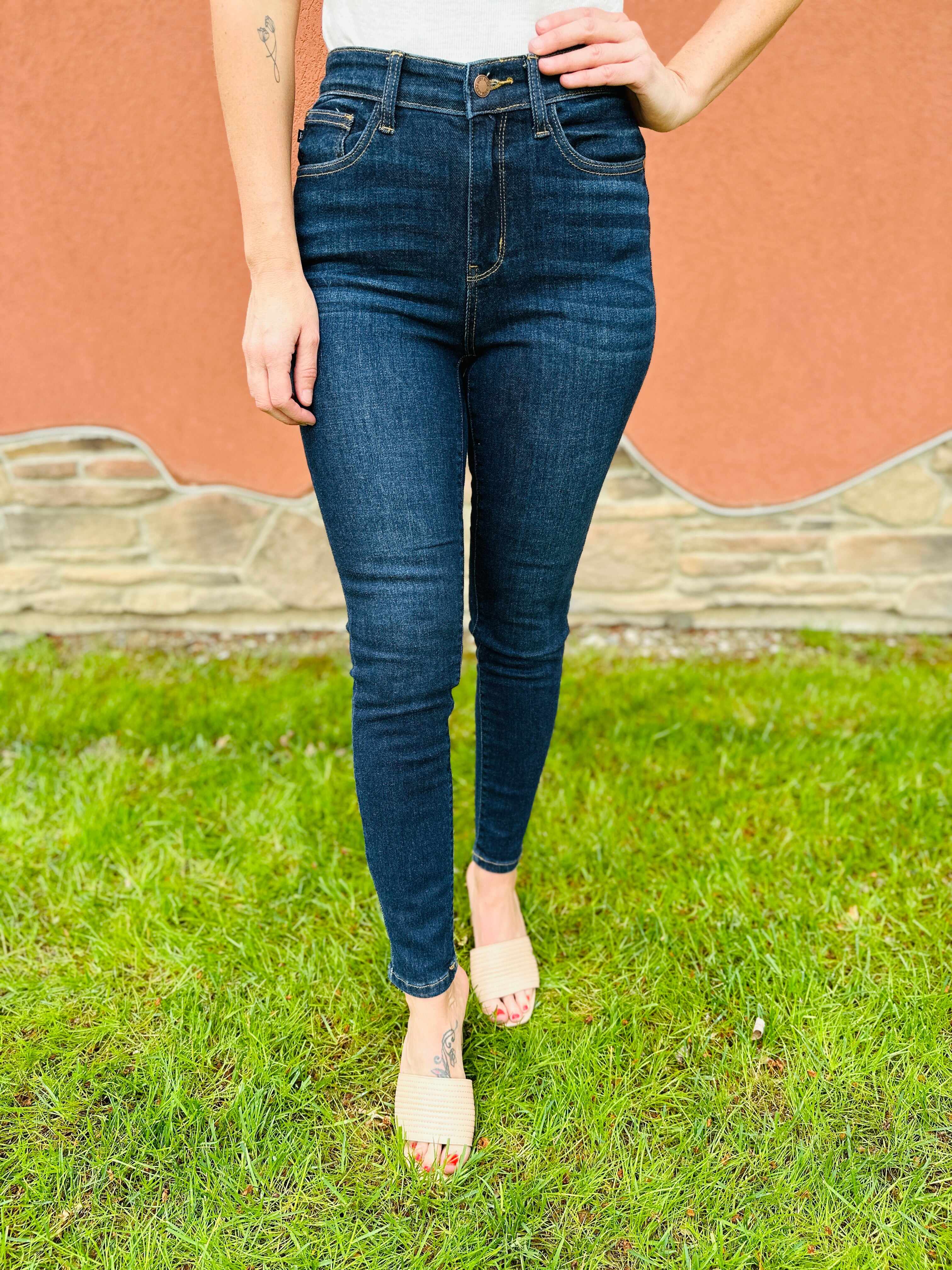 Restock! BEST SELLER! PLUS/REG The Holy Grail of Nondistressed Skinny Jeans